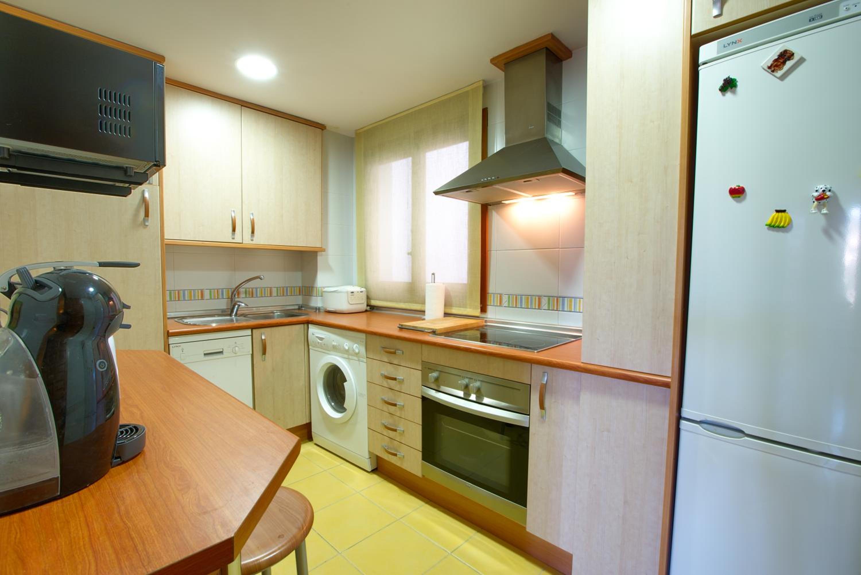Apartment with Mountain View - Photo 6