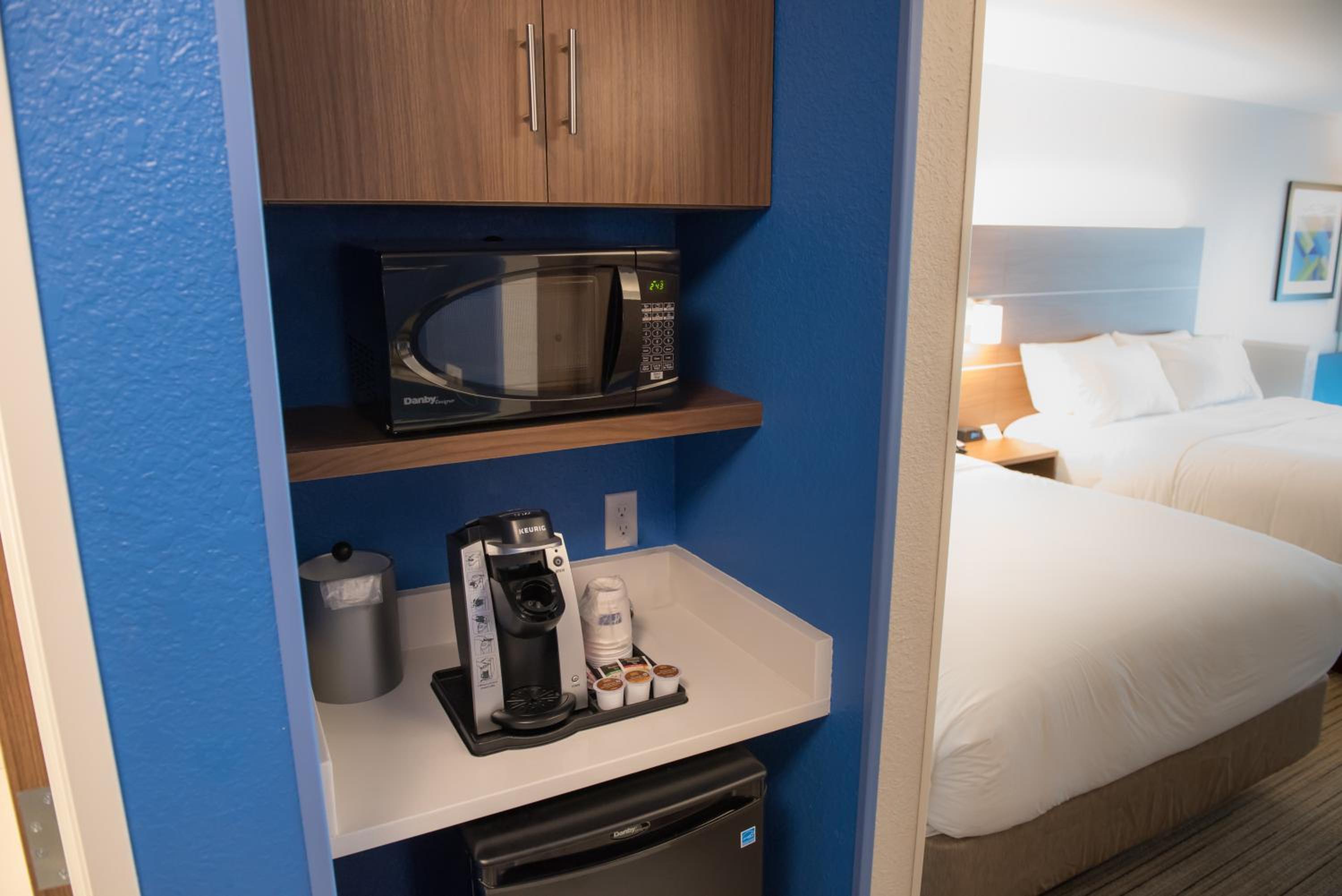 Queen Room with Two Queen Beds - Hearing Accessible/Non-Smoking