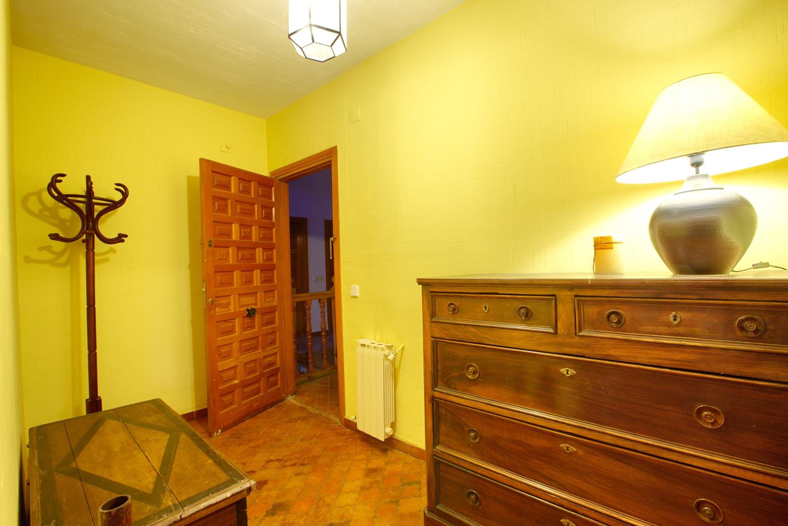 Apartment with Mountain View - Photo 17