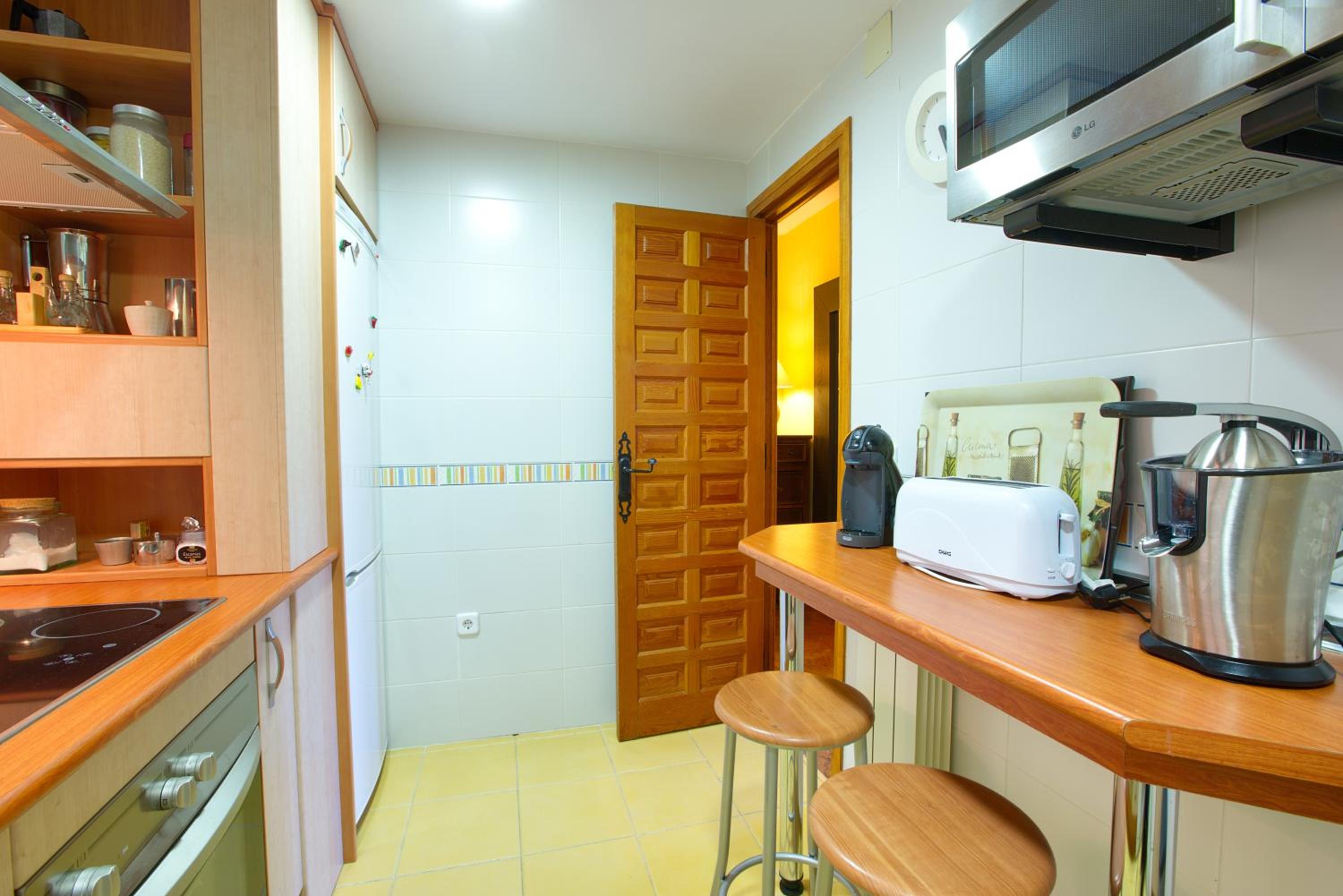 Apartment with Mountain View - Photo 23