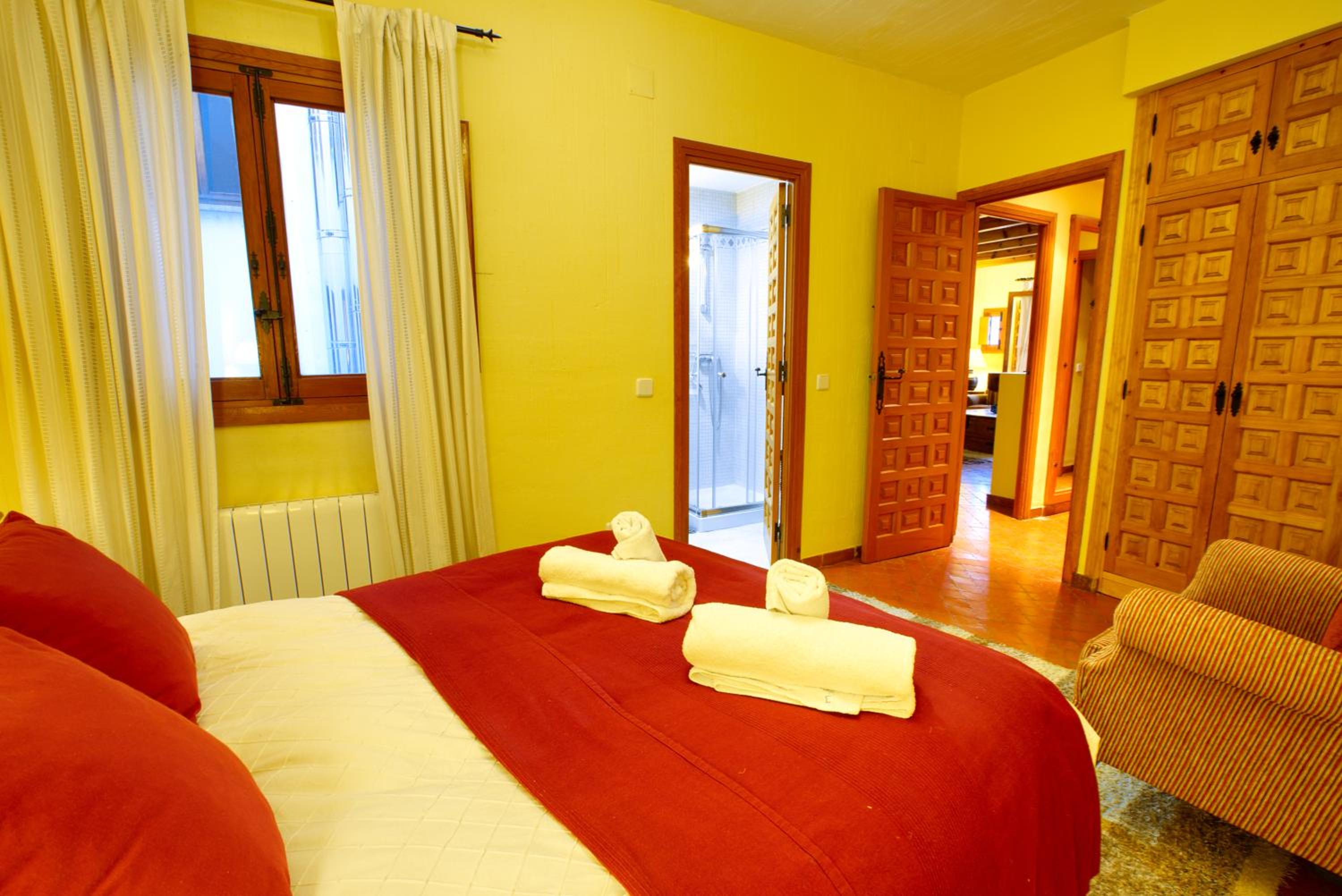 Apartment with Mountain View - Photo 26