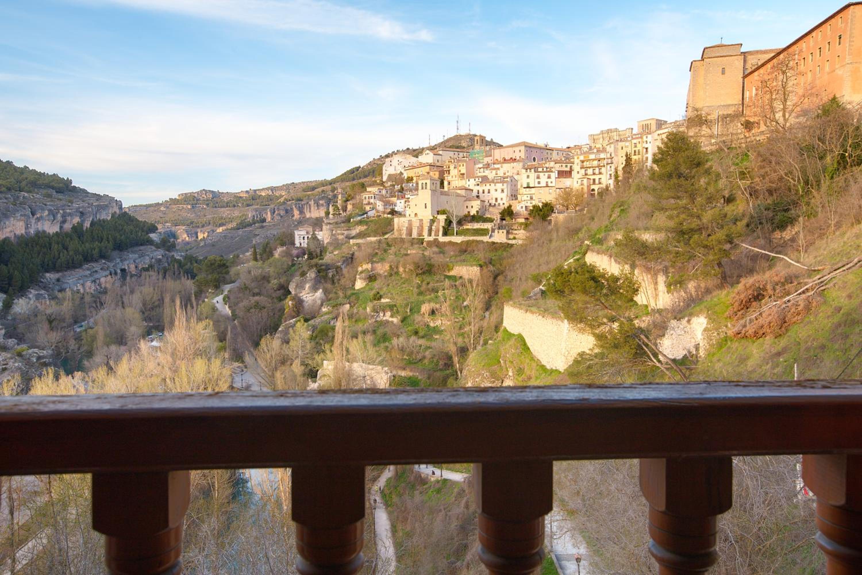 Apartment with Mountain View - Photo 5