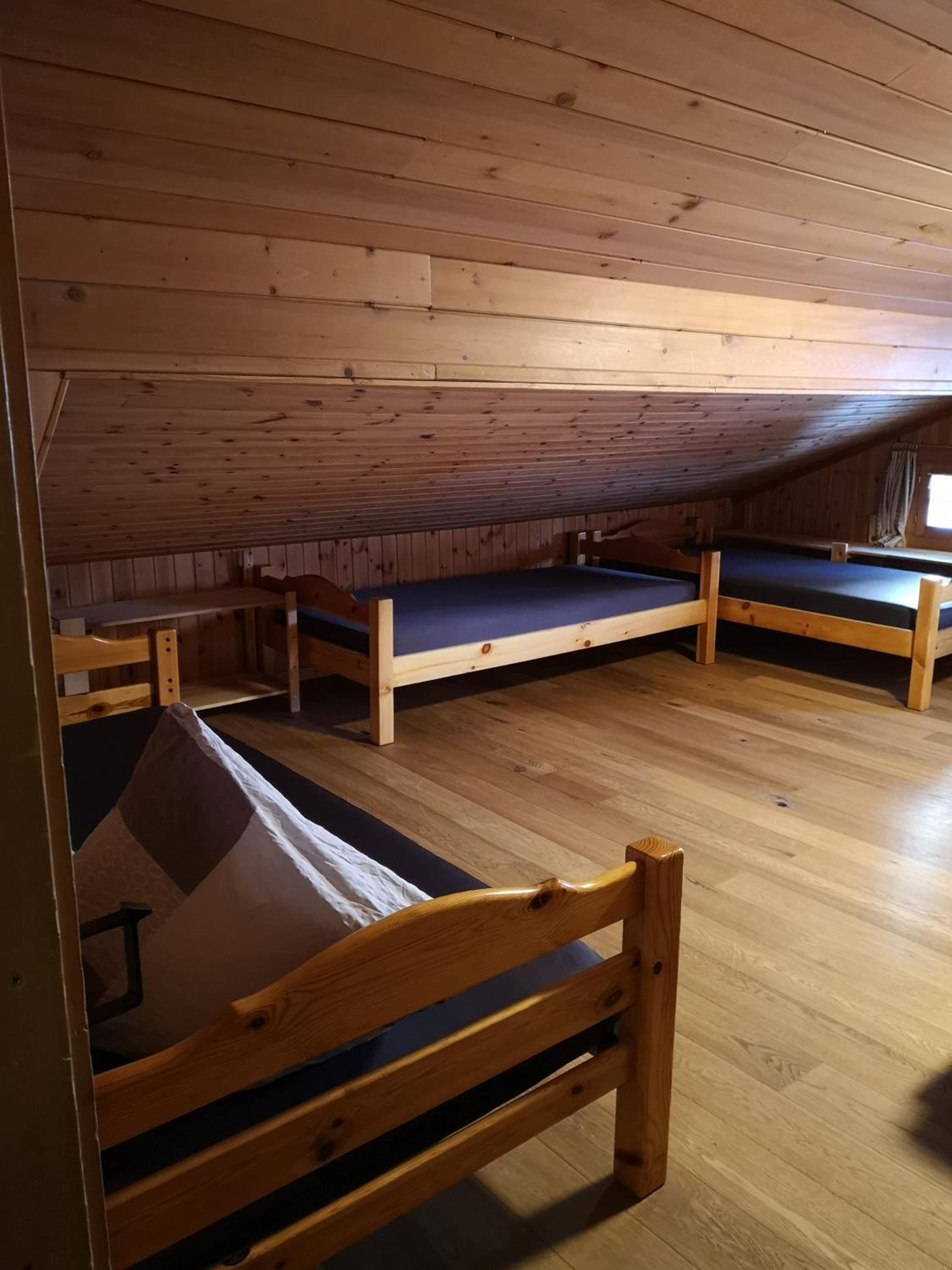 Quadruple Room with Shared Bathroom photo 2