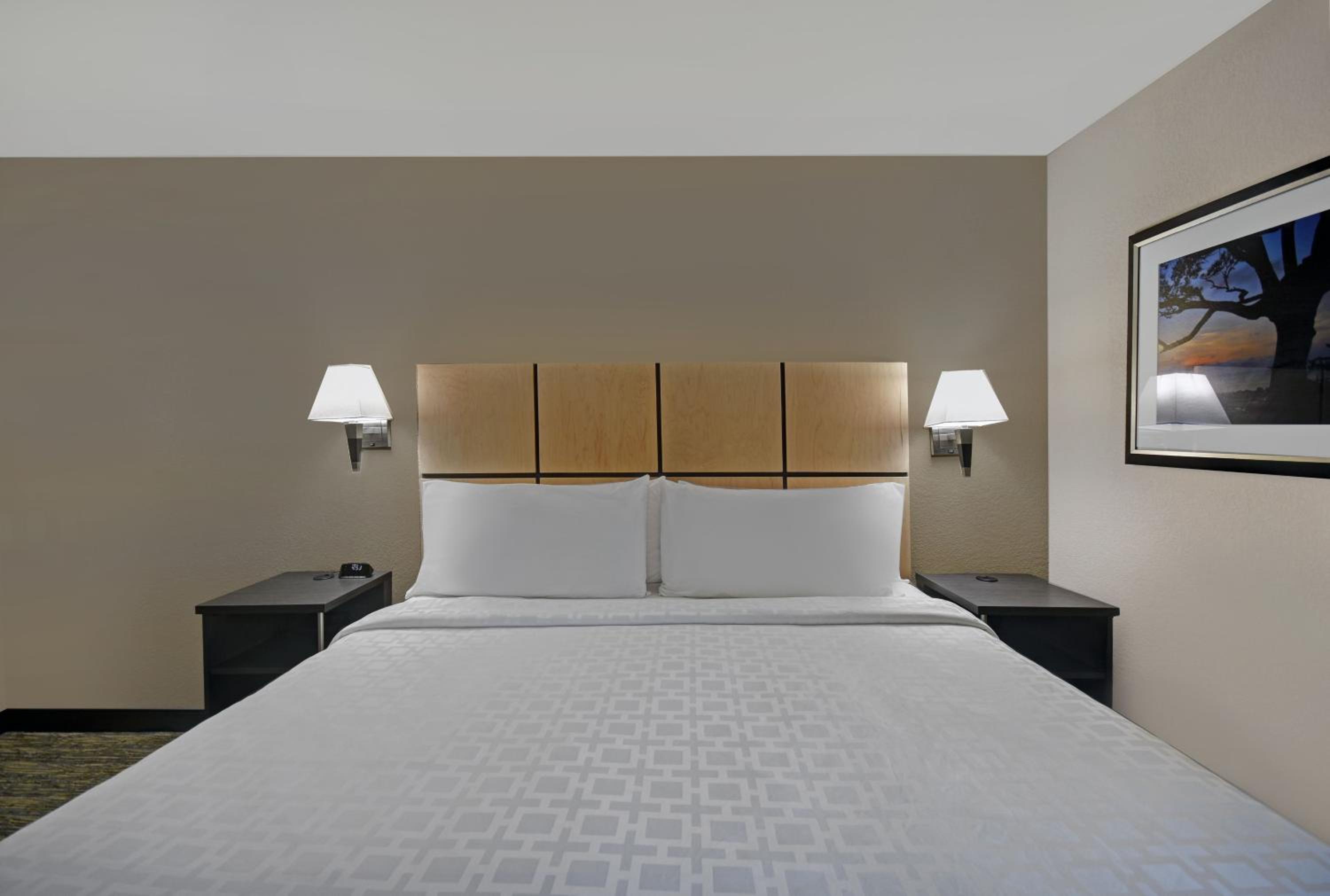 Standard Suite - Photo 1