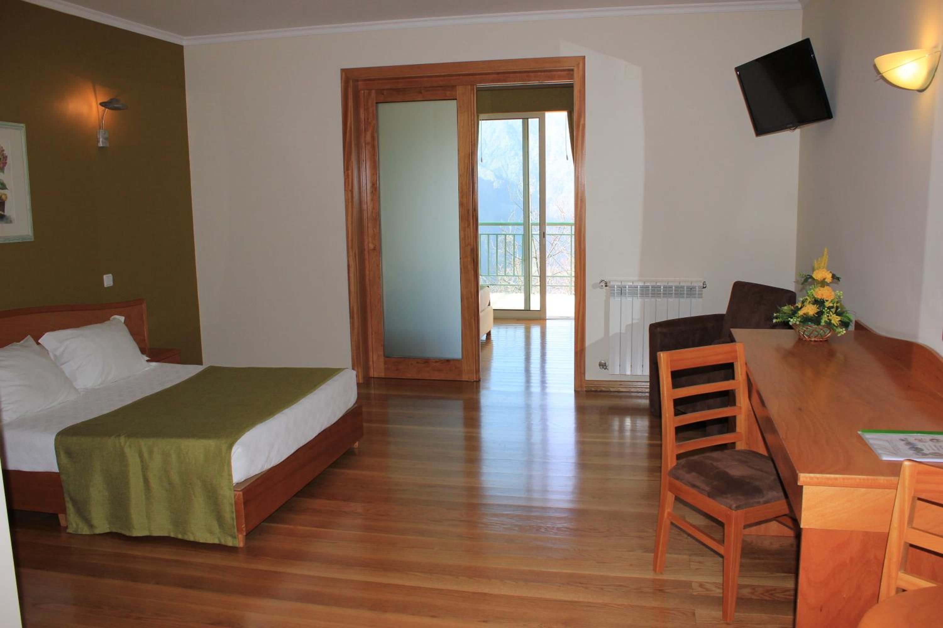 Family Room - Photo 3