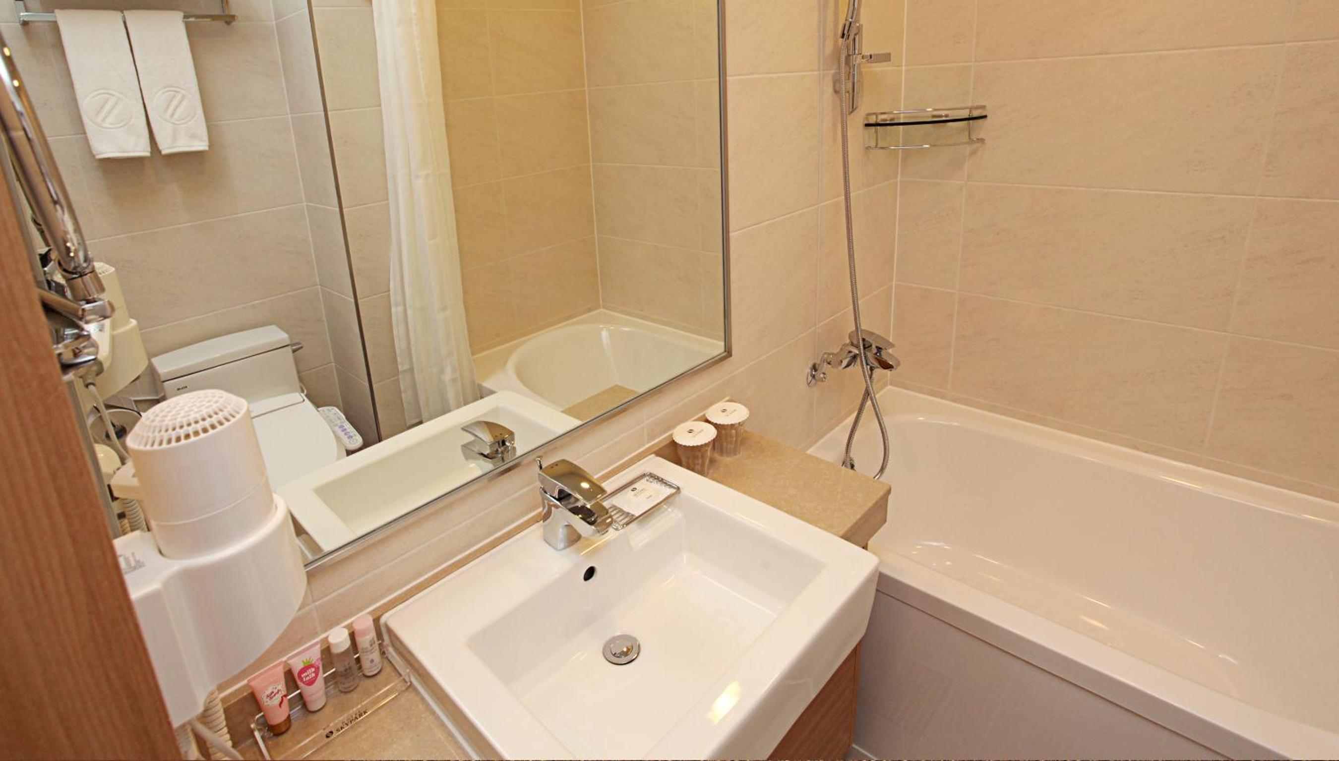 Standard Triple Room - Photo 4