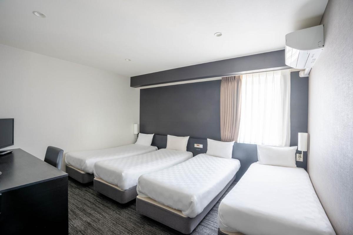 Superior Room with 4 single beds photo 1