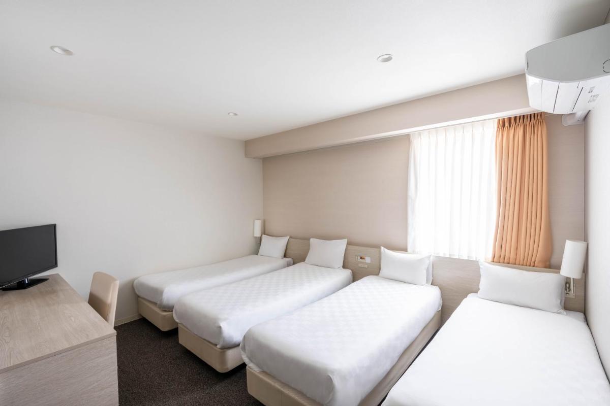Superior Room with 4 single beds photo 2