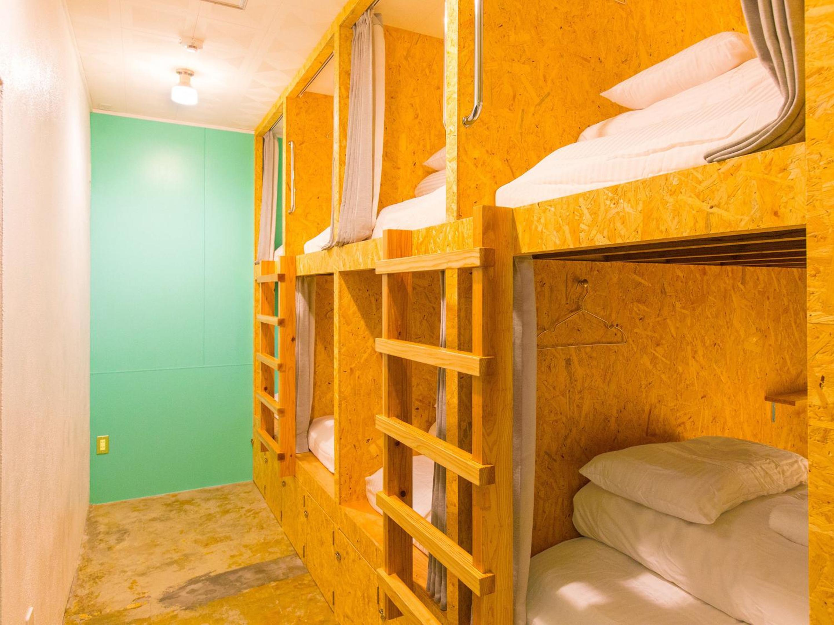 Bed in 8-Bed Mixed Dormitory Room photo 1