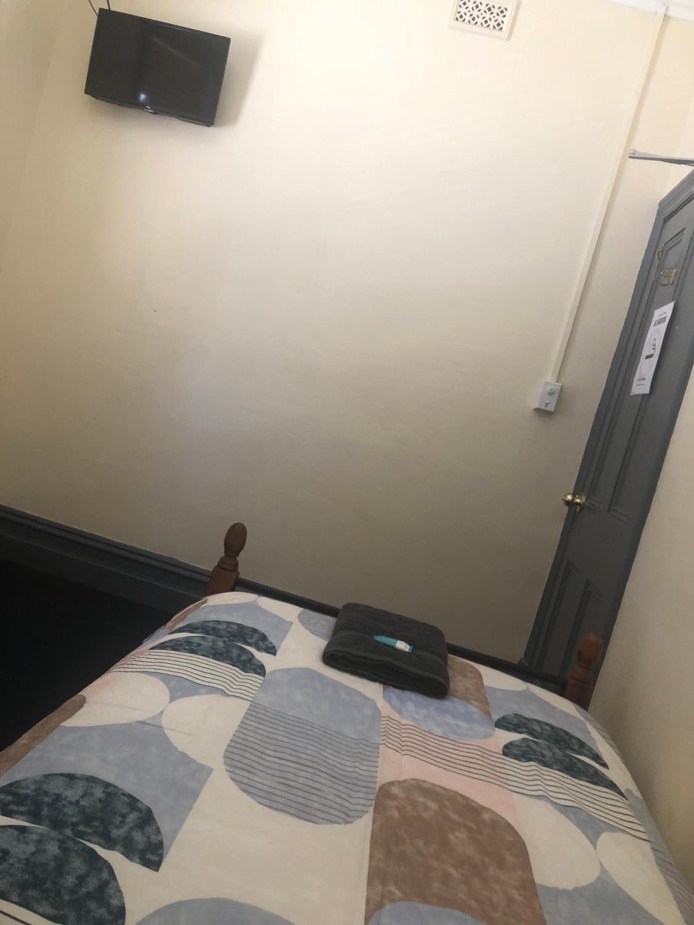 Single Room with Shared Bathroom