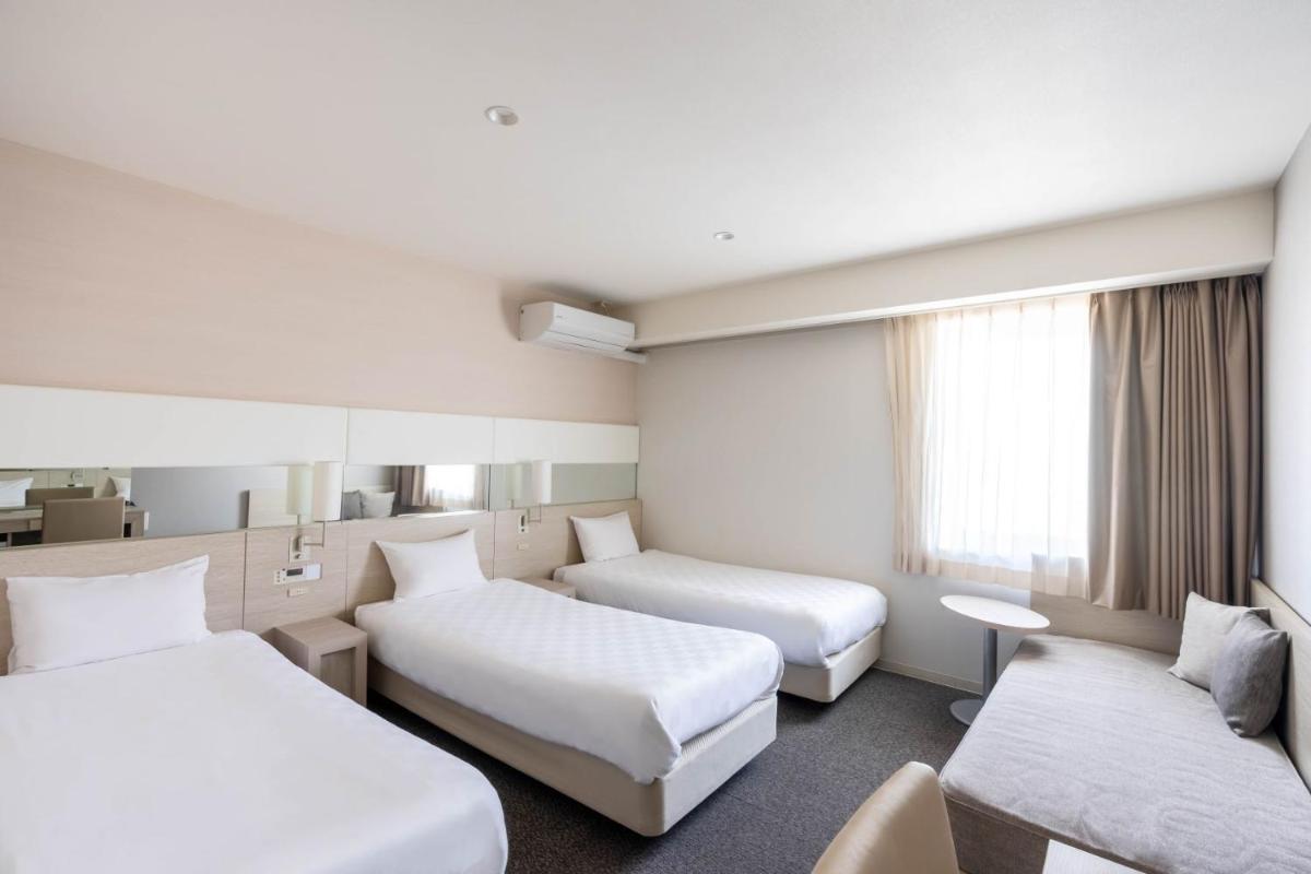 Superior Room with 3 Single Beds photo 2