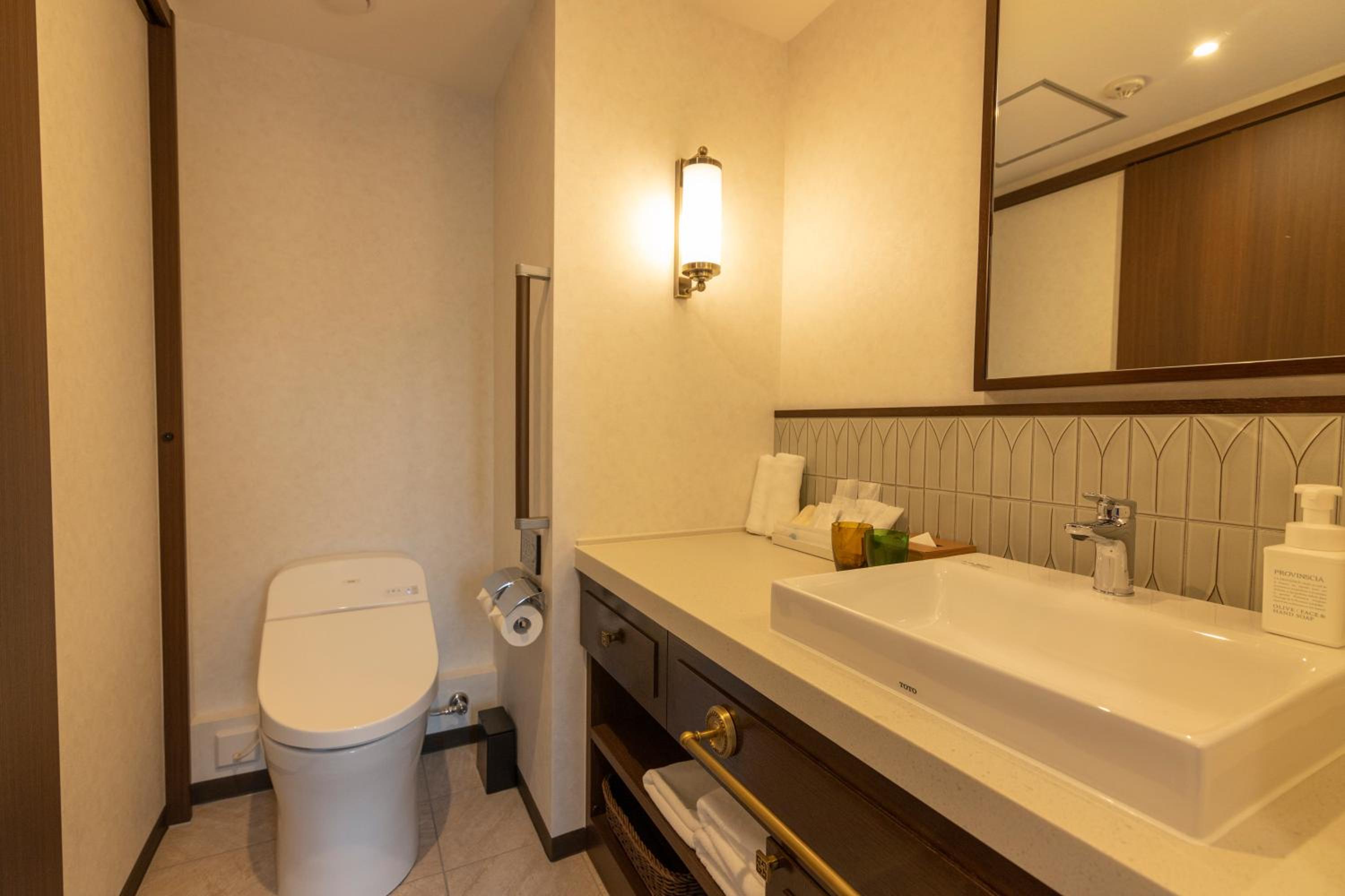 Twin Room - Photo 3