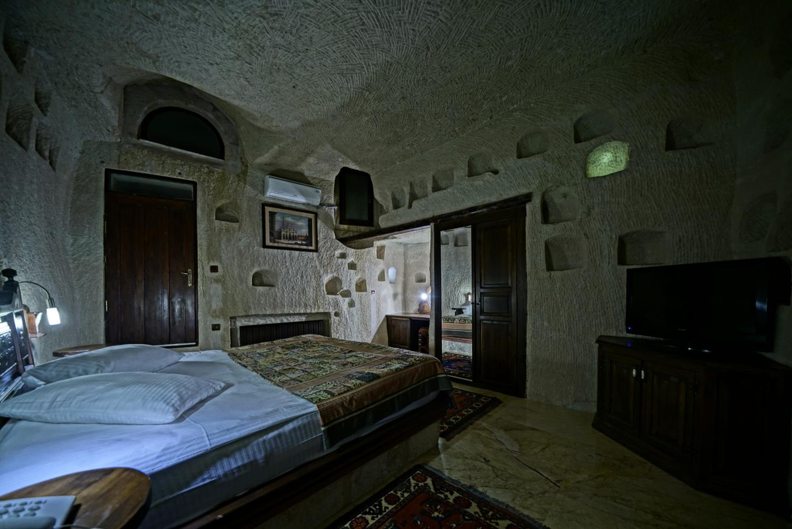 Premium King Cave Suite with Turkish Bath - Photo 16