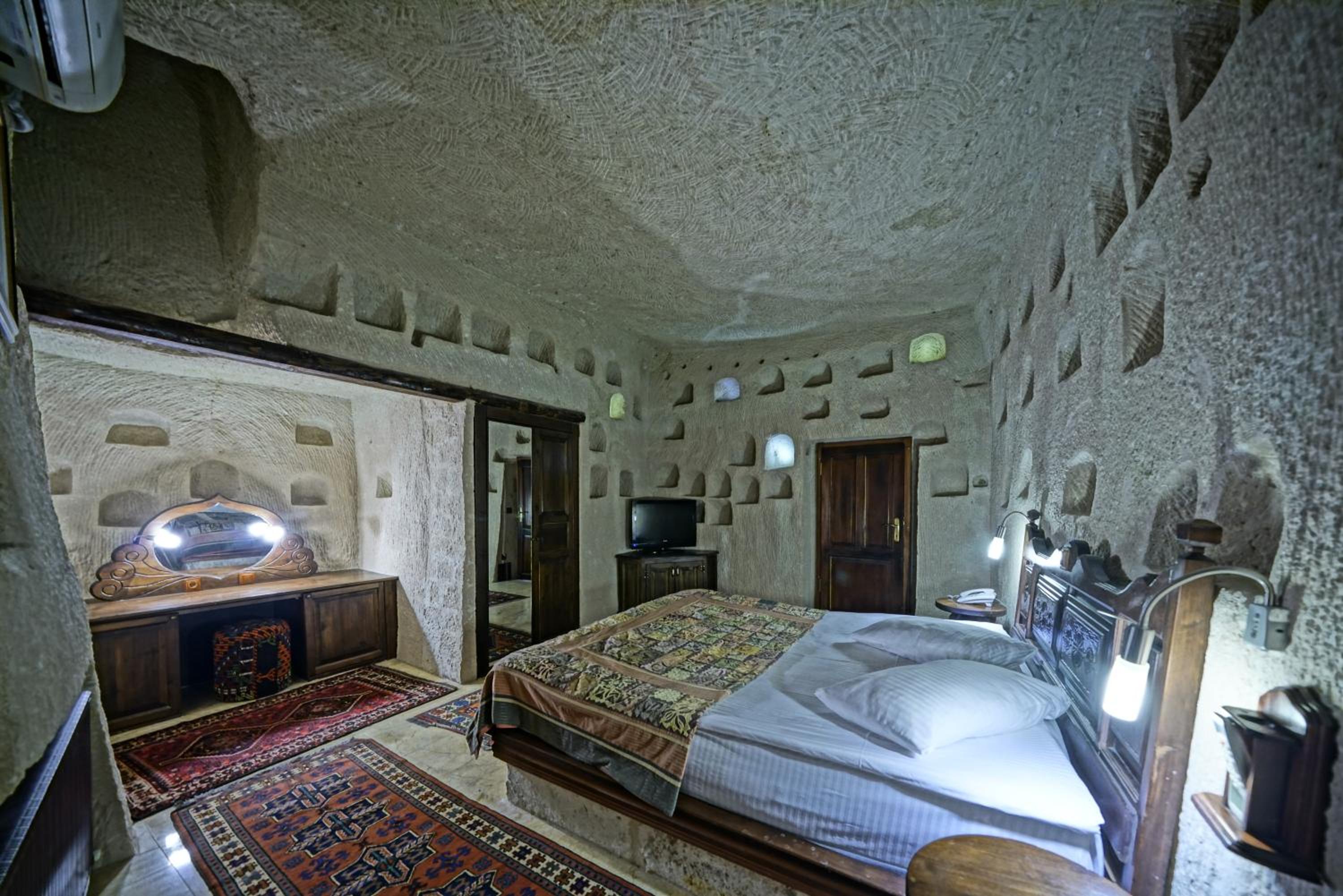 Premium King Cave Suite with Turkish Bath - Photo 9