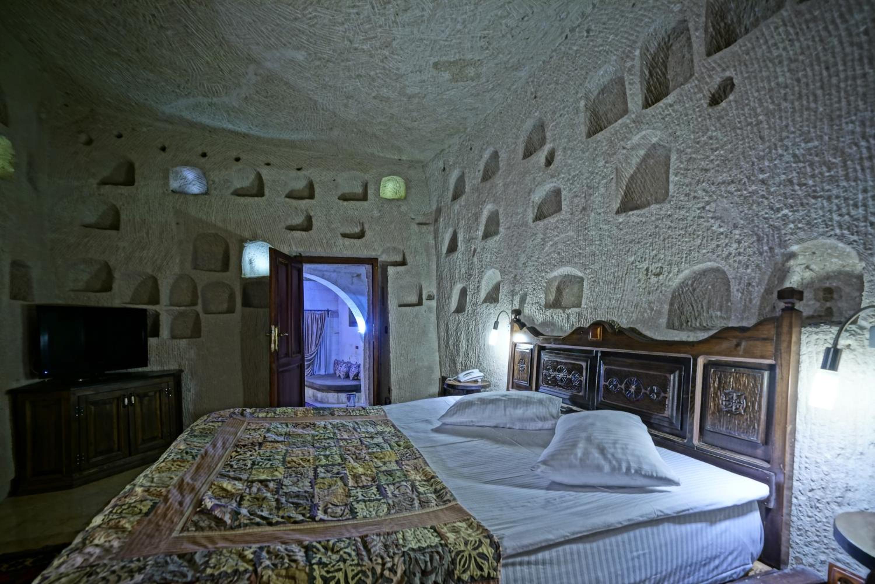 Premium King Cave Suite with Turkish Bath - Photo 17