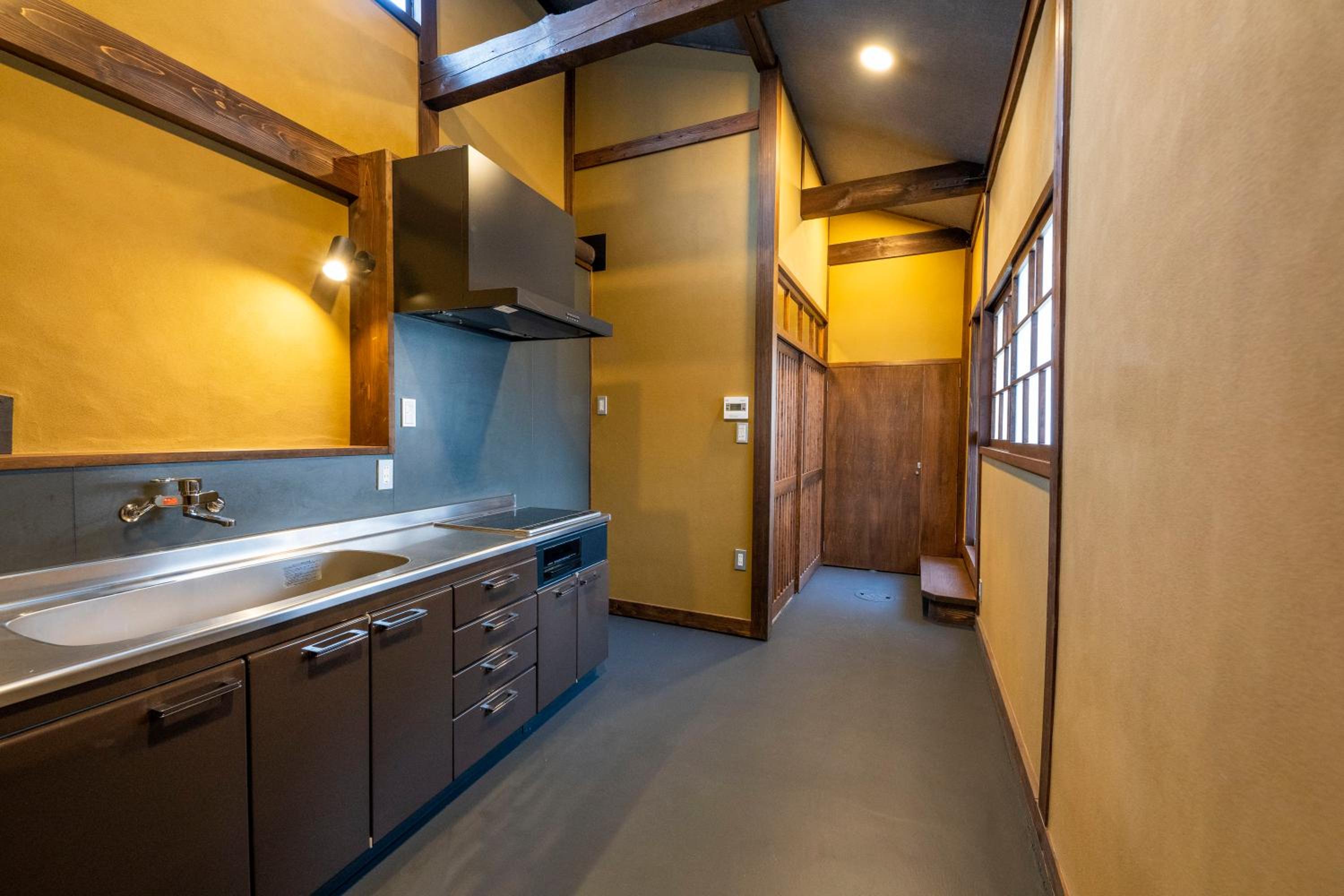 Superior Japanese-Style Townhouse - Tsuda Kura - Photo 3