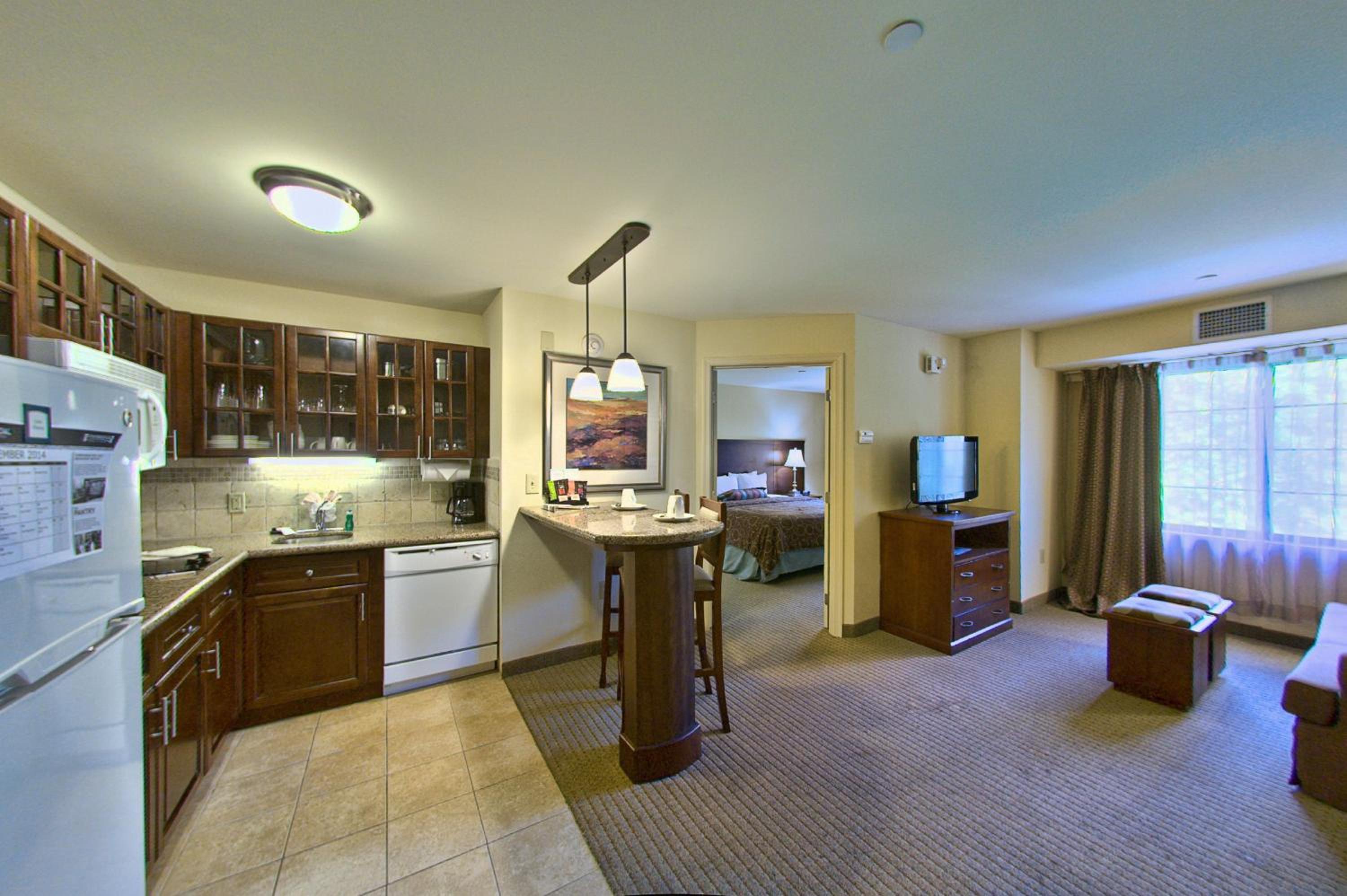 Two-Bedroom Suite - Photo 3