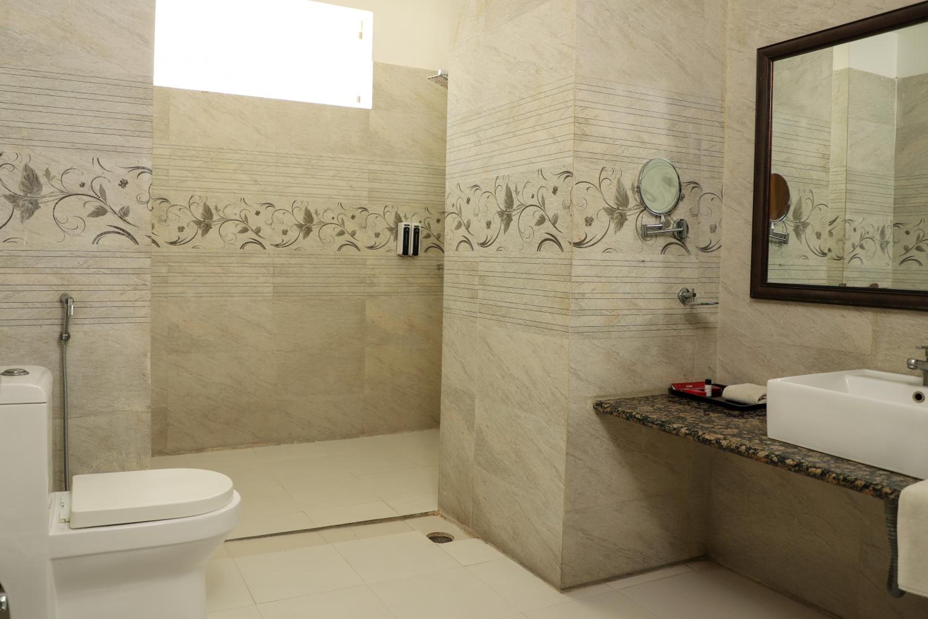 Premier Twin Room - Photo 4
