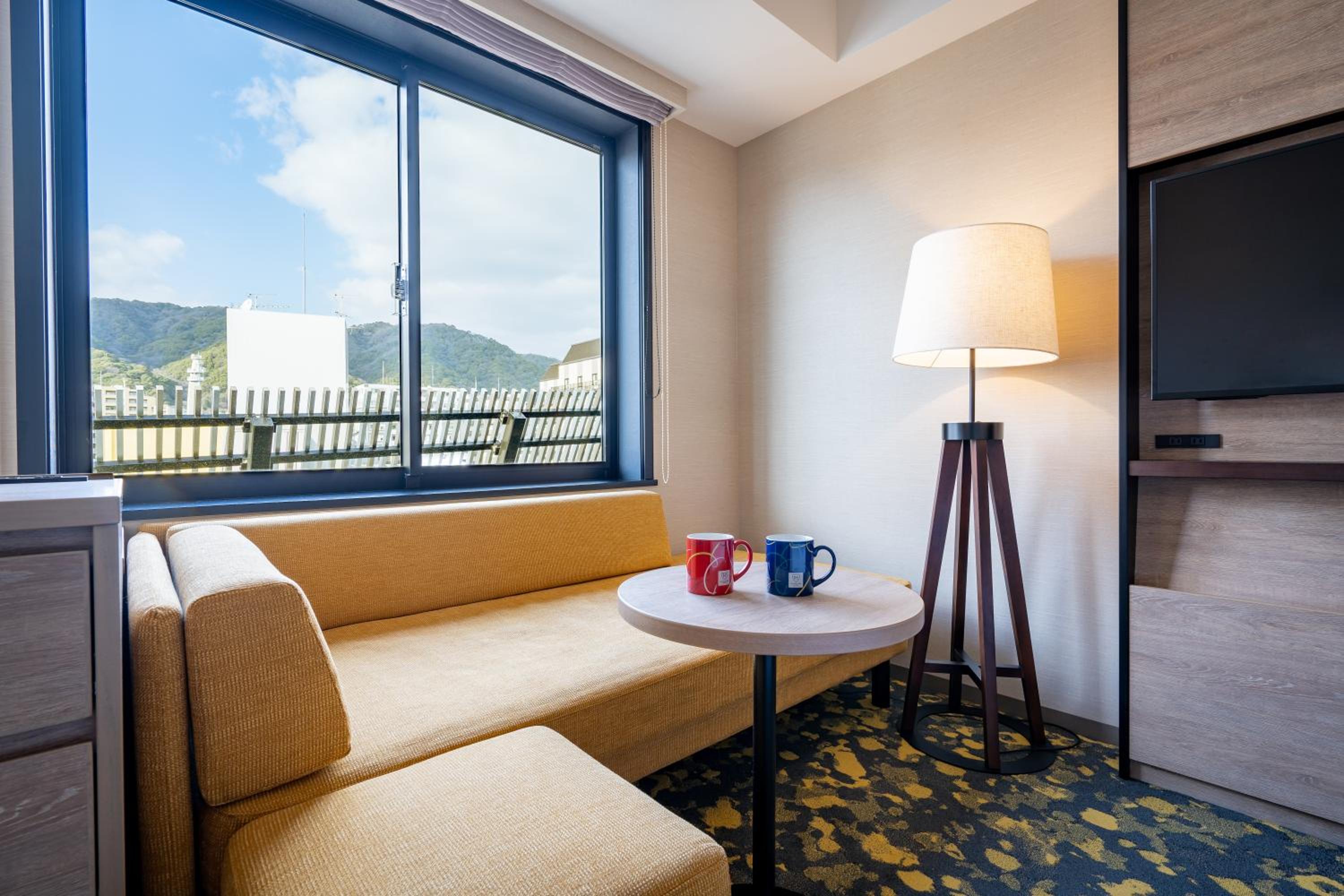 Deluxe Twin Room - Non-Smoking - Photo 5