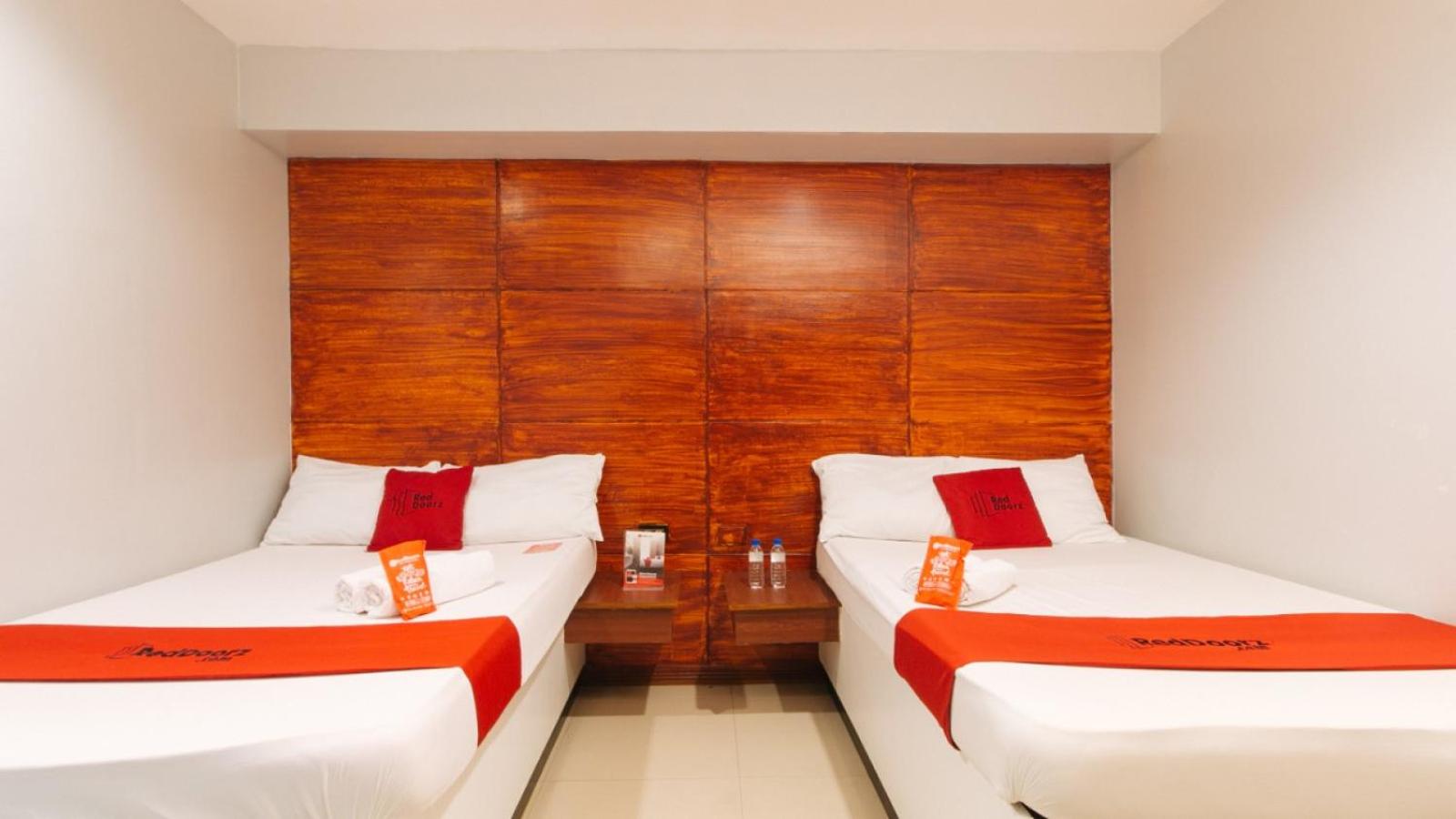 Standard Family Room - Photo 5