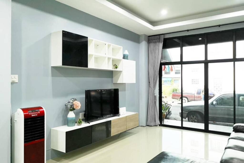 Apartment - Photo 1