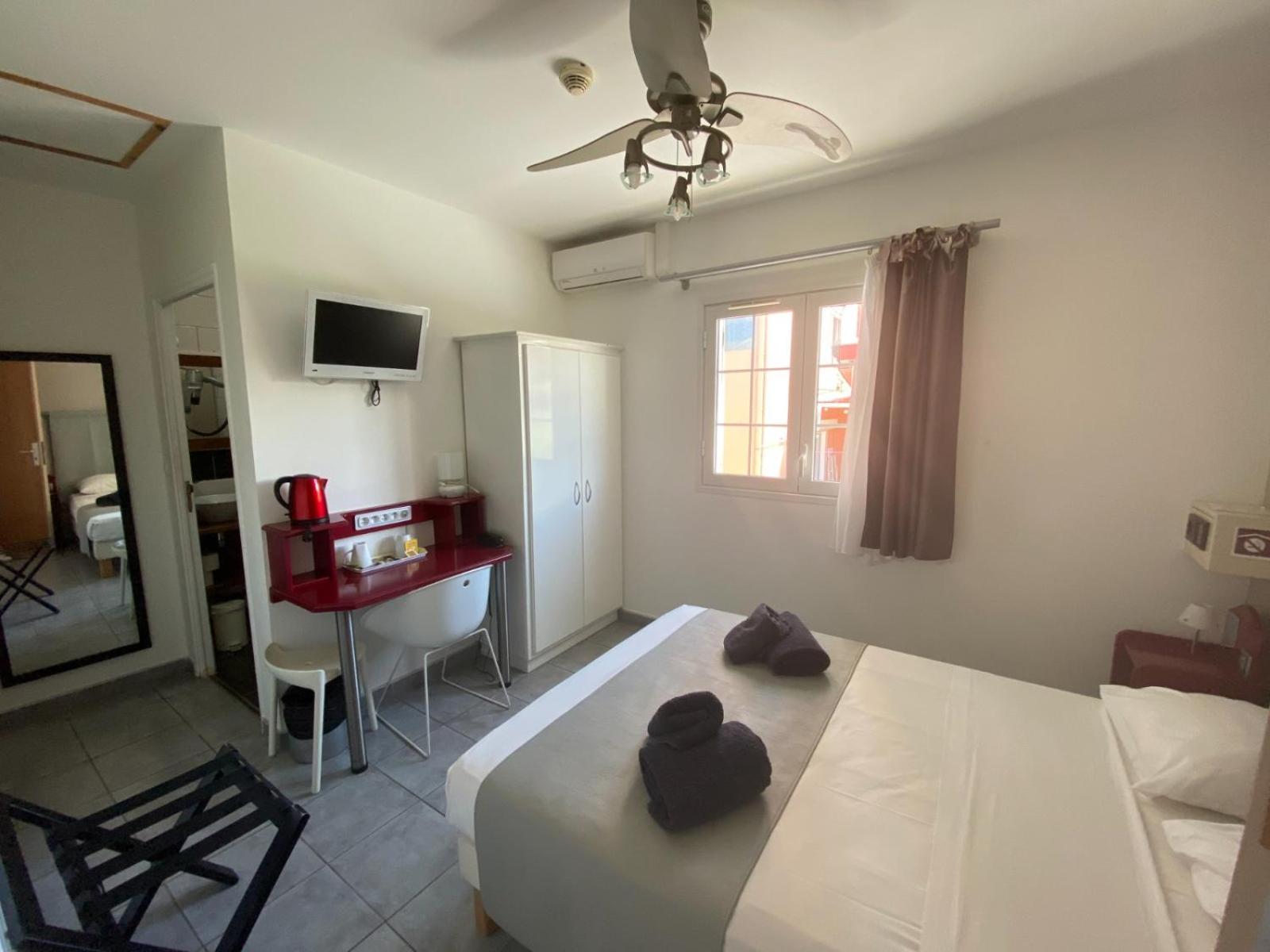 Two-Bedroom Apartment - Photo 17