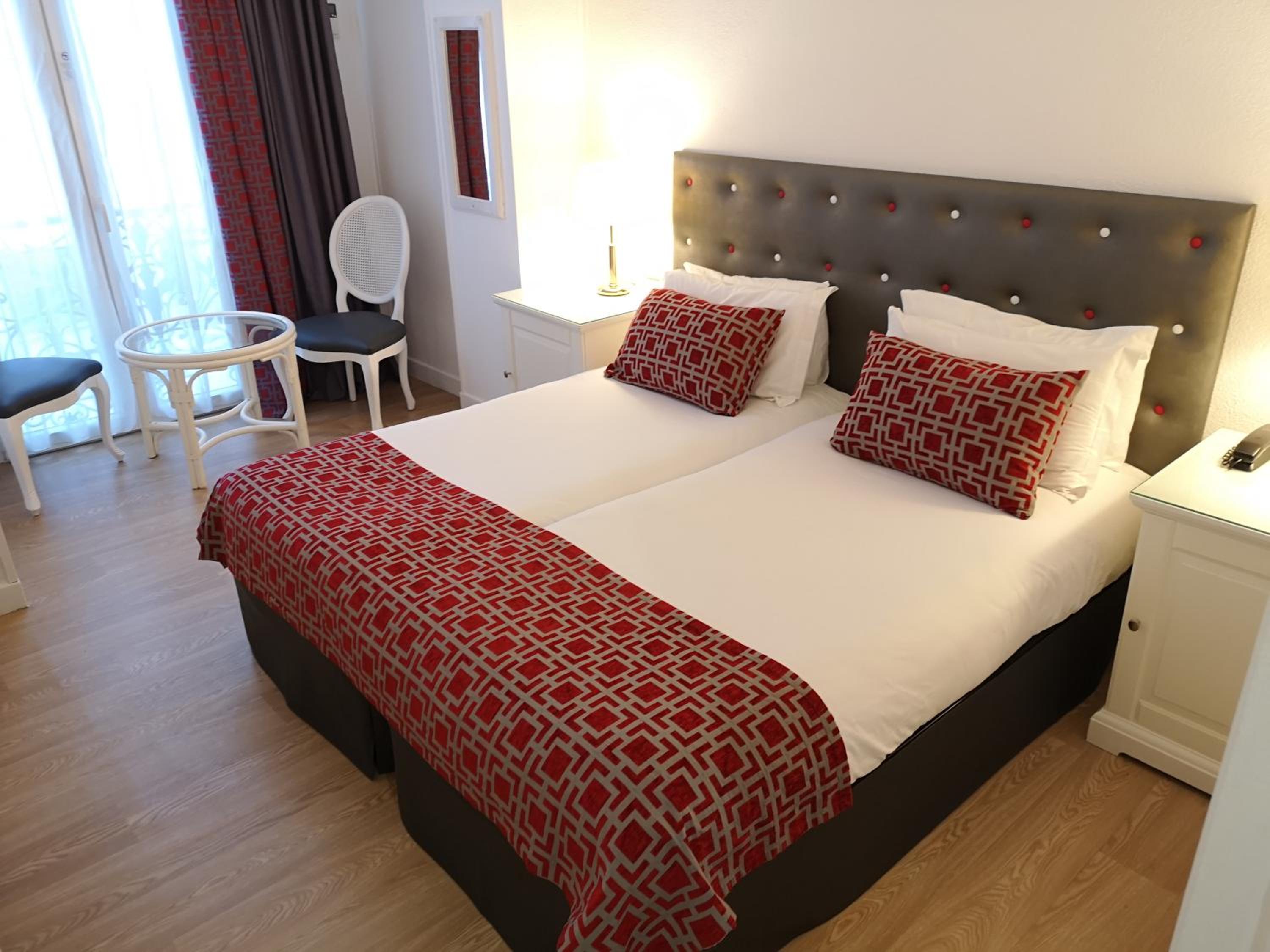 Superior Double or Twin Room, stairs only - Photo 9