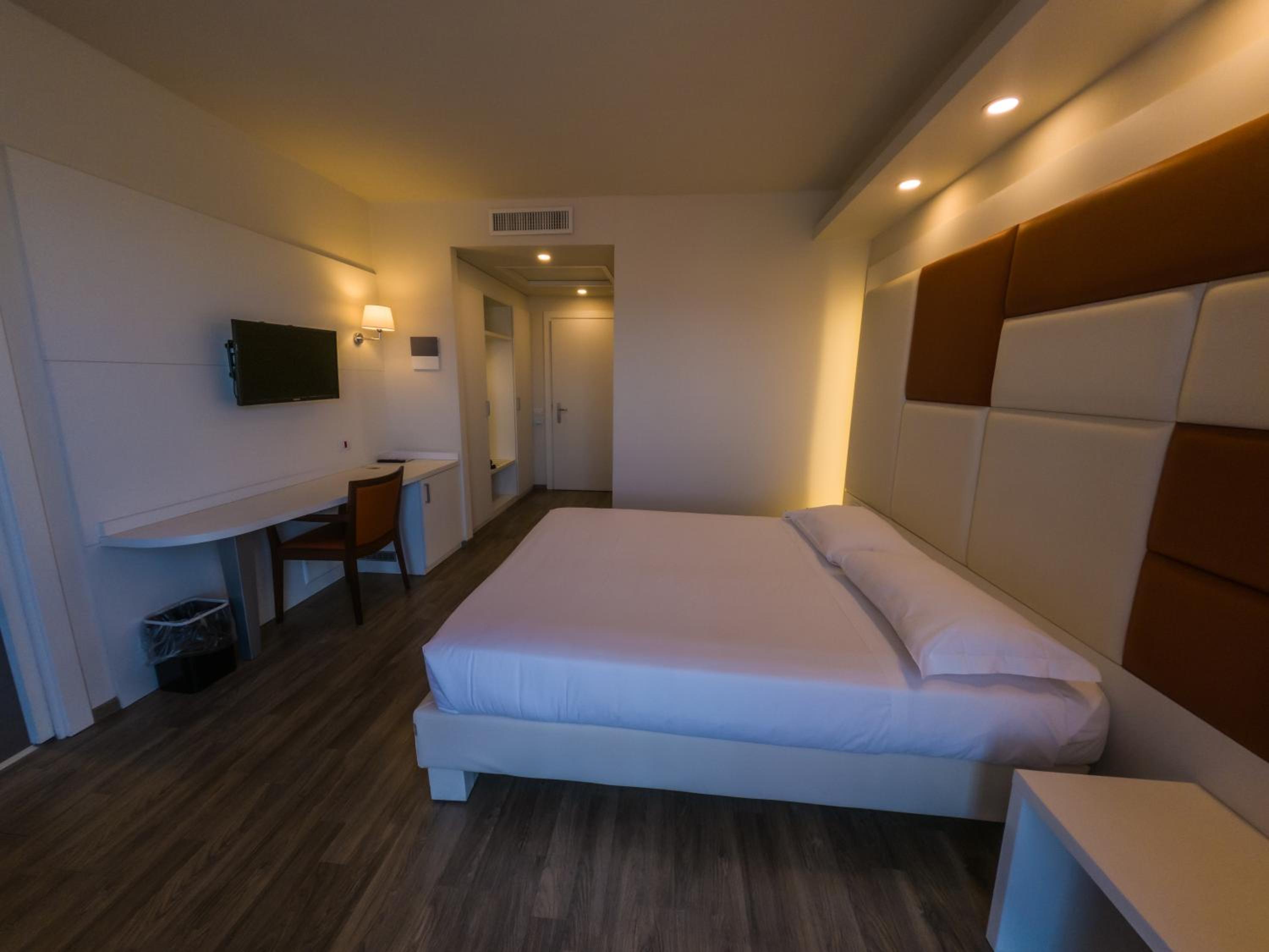 Standard Single Room - Non-Smoking photo 3
