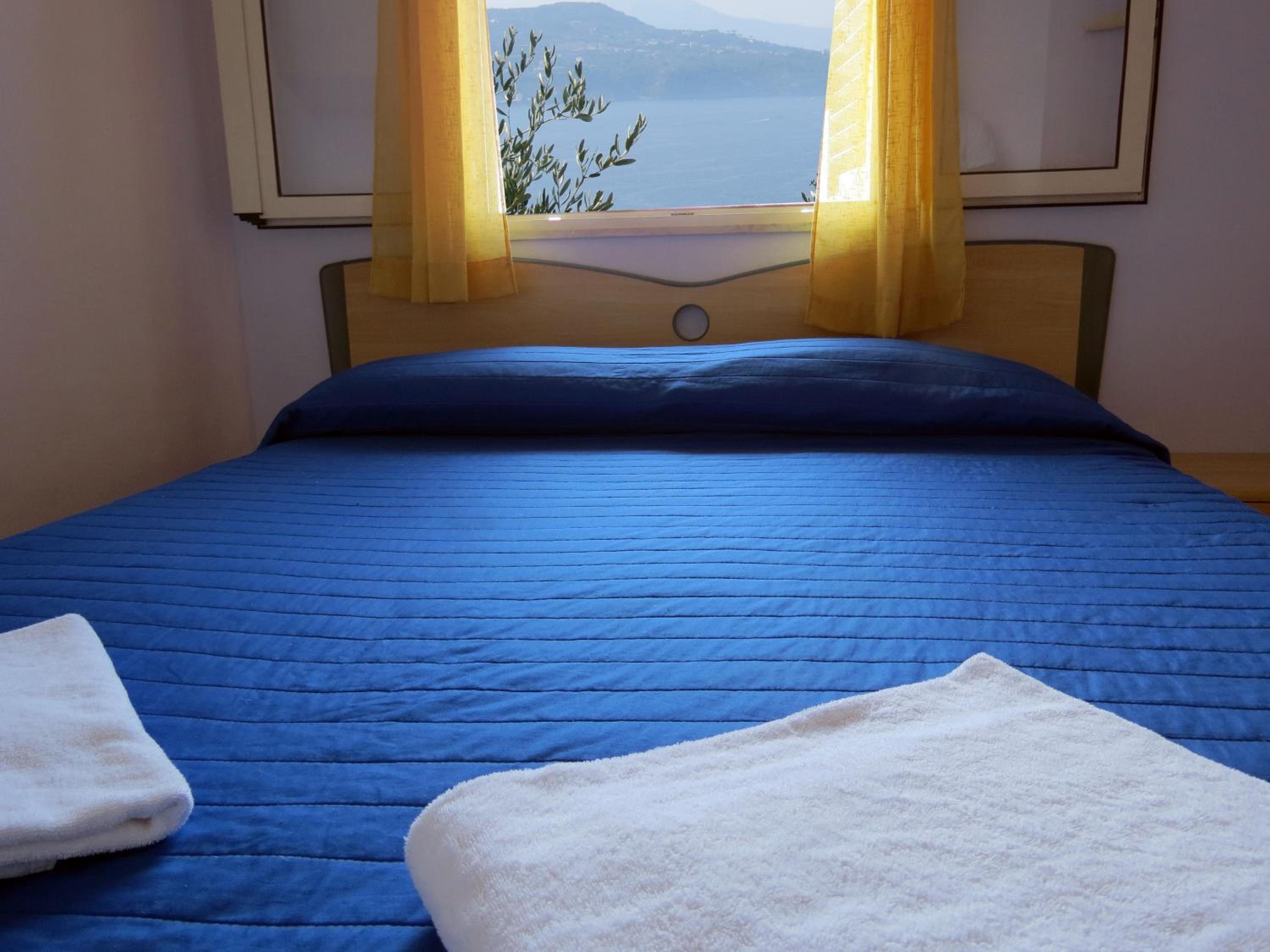 Chalet with Sea View and Kitchenette (2 Adults)