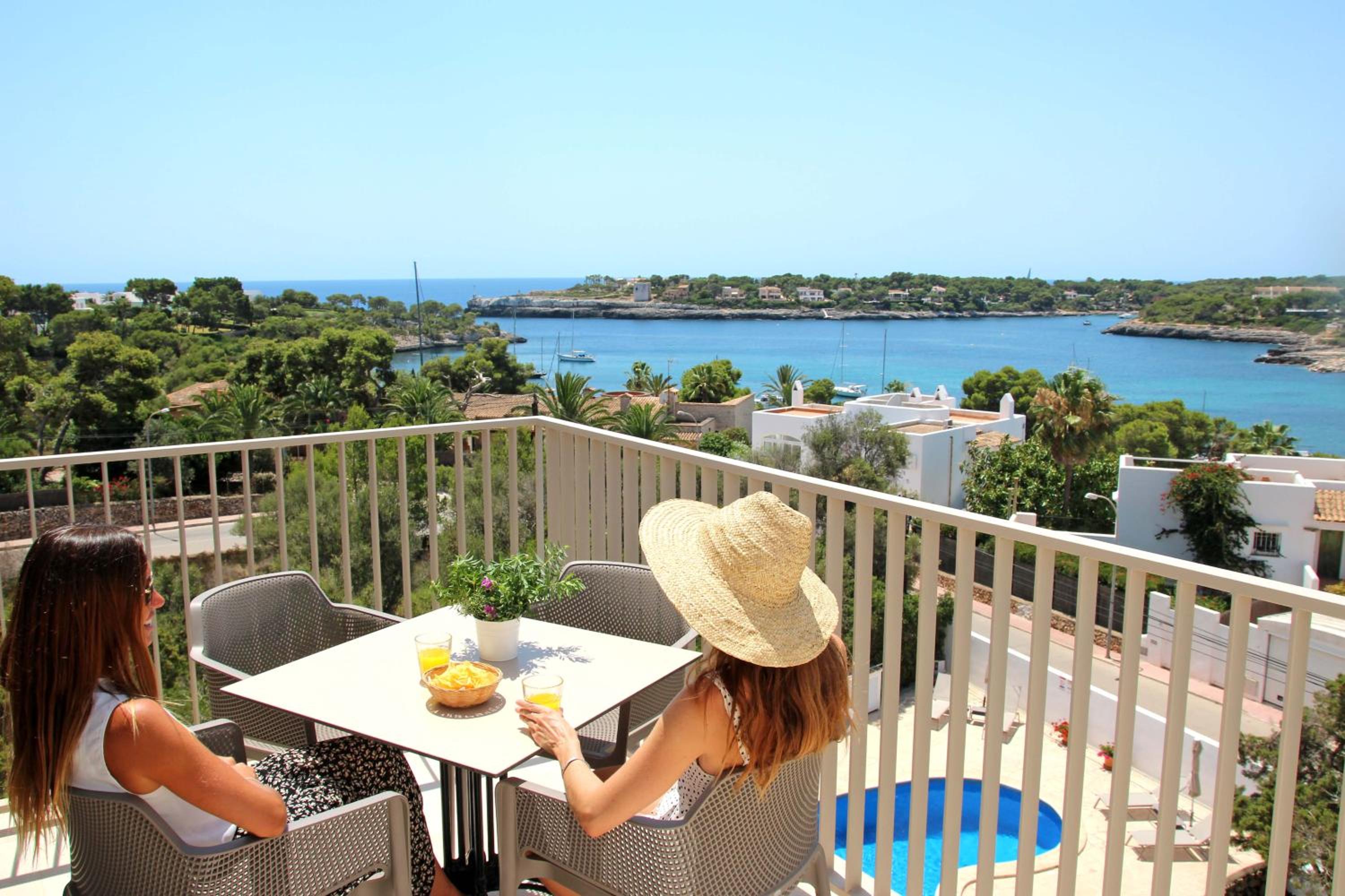 One-Bedroom Apartment with Sea View - Photo 24