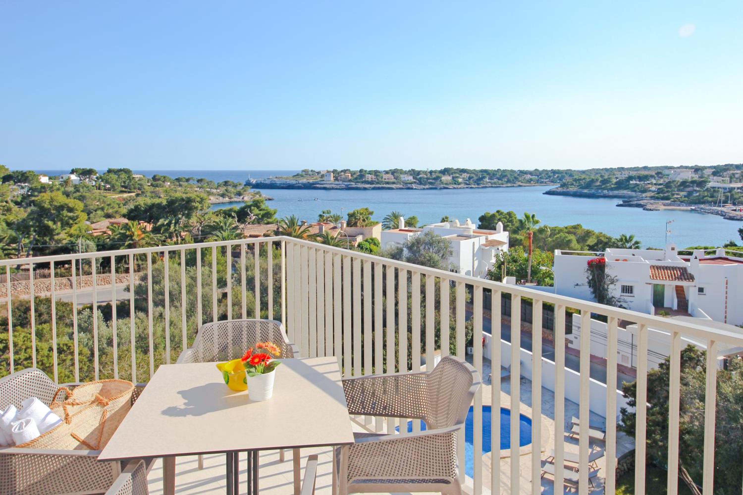 One-Bedroom Apartment with Sea View - Photo 22