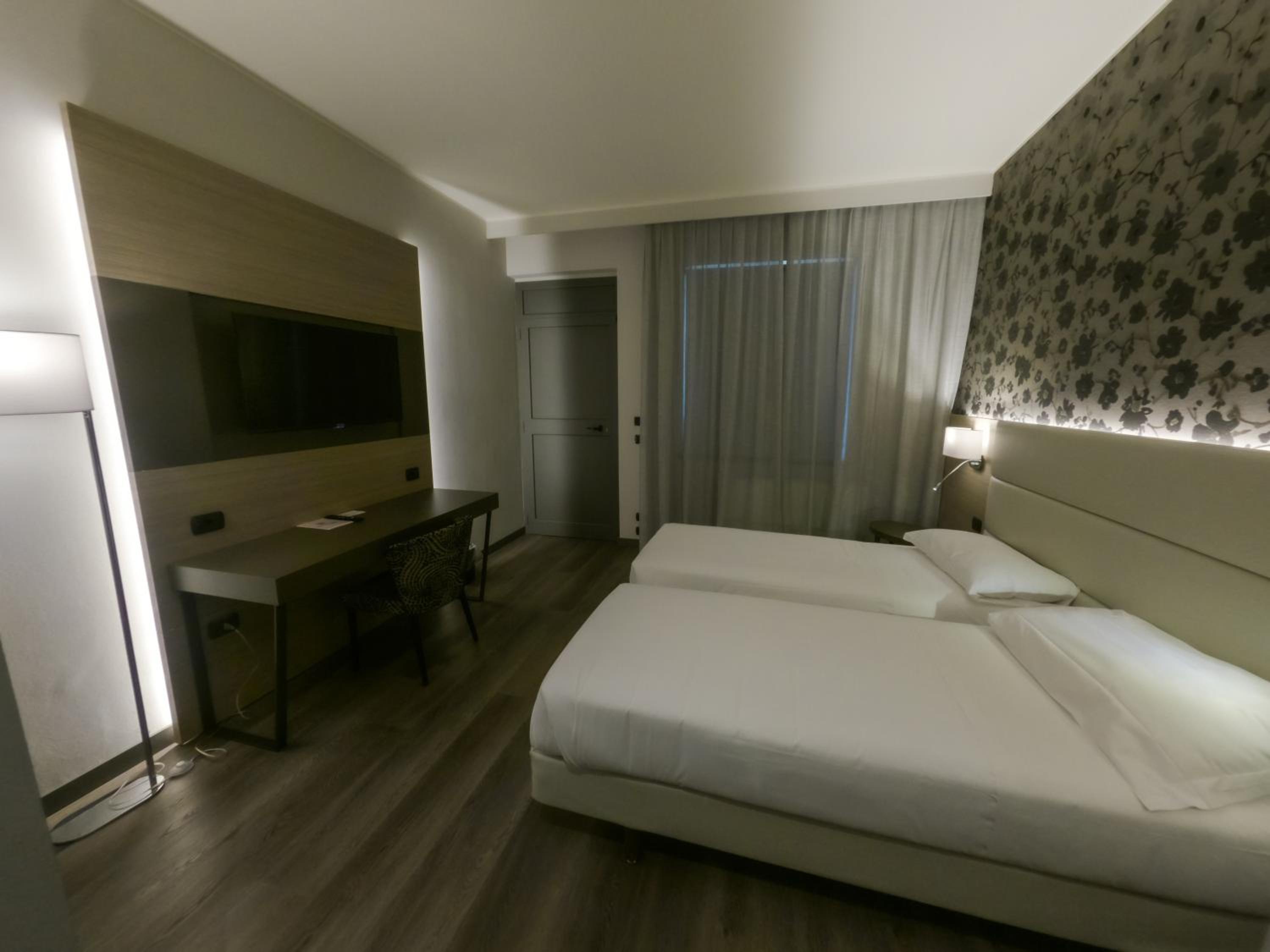 Superior Queen Room - Photo 10