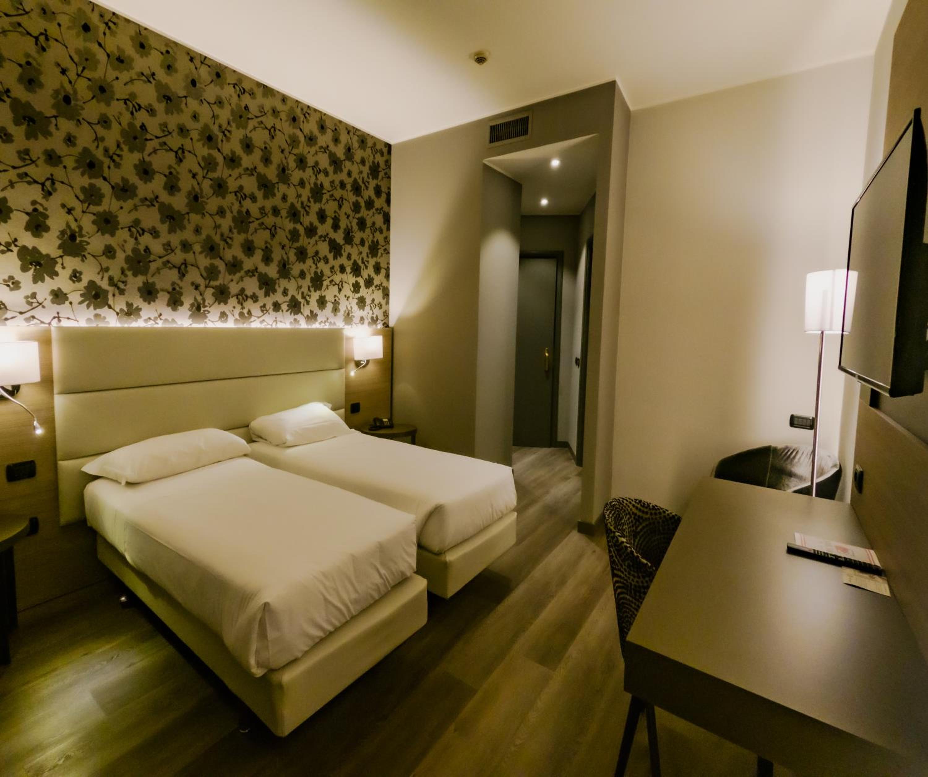Superior Queen Room - Photo 9