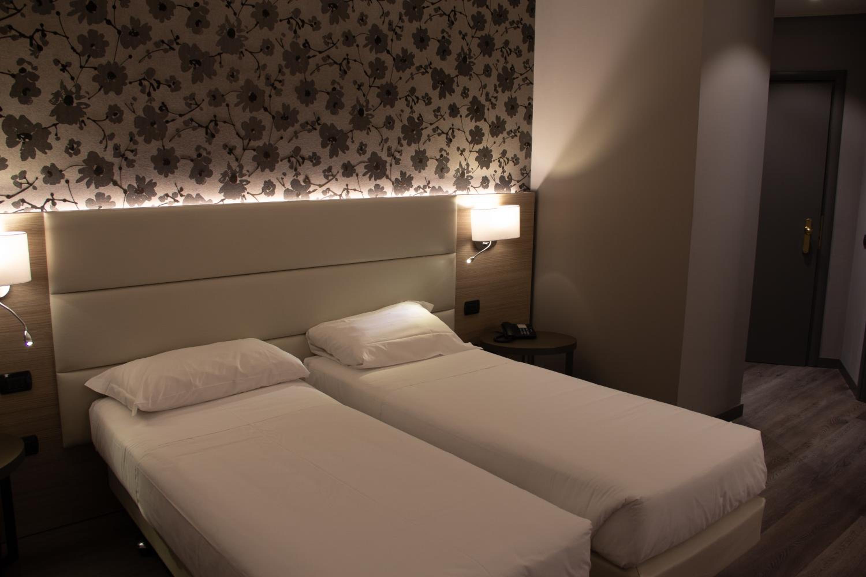 Superior Queen Room - Photo 11