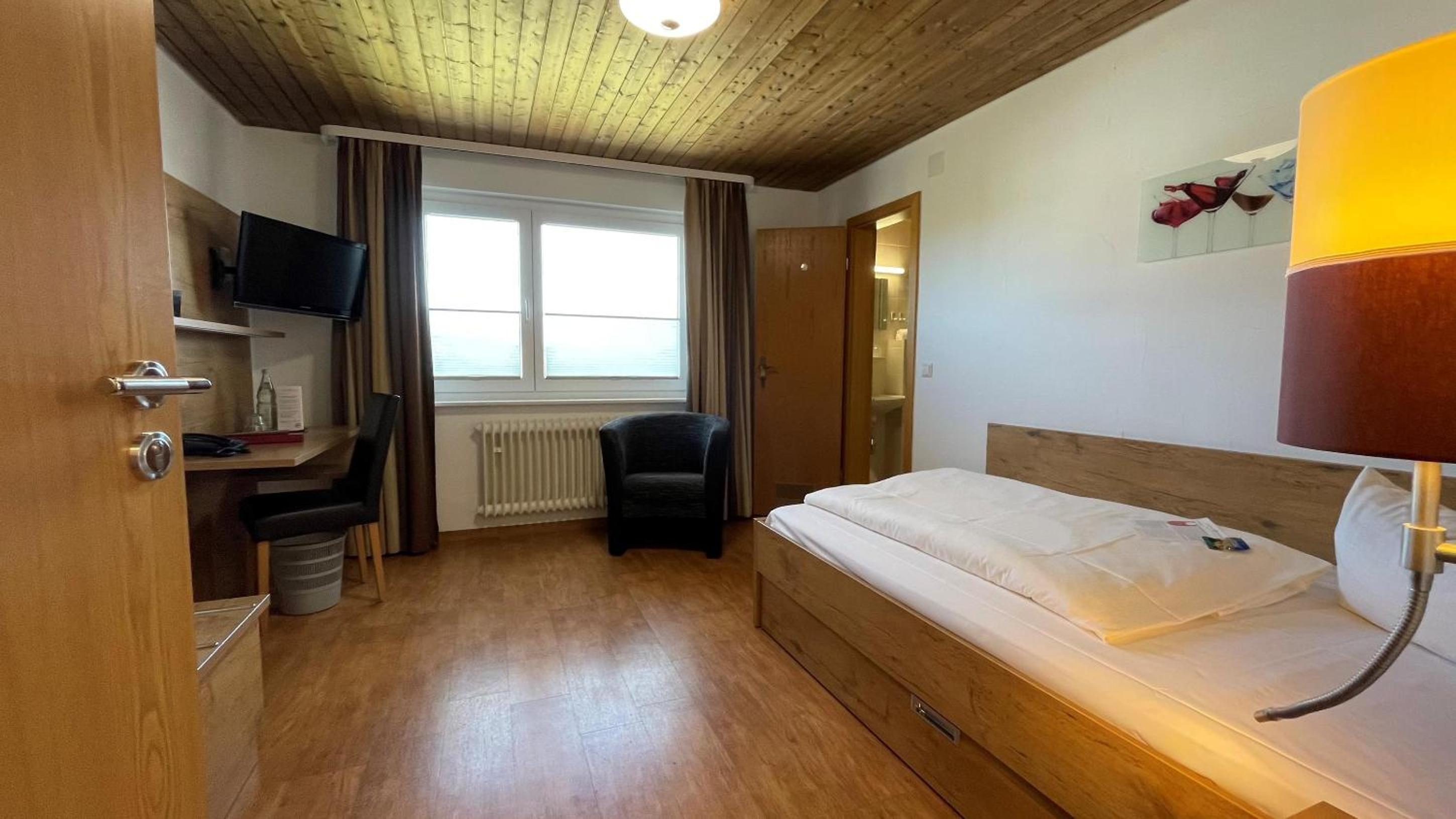 Economy Plus Single Room - Annex photo 2