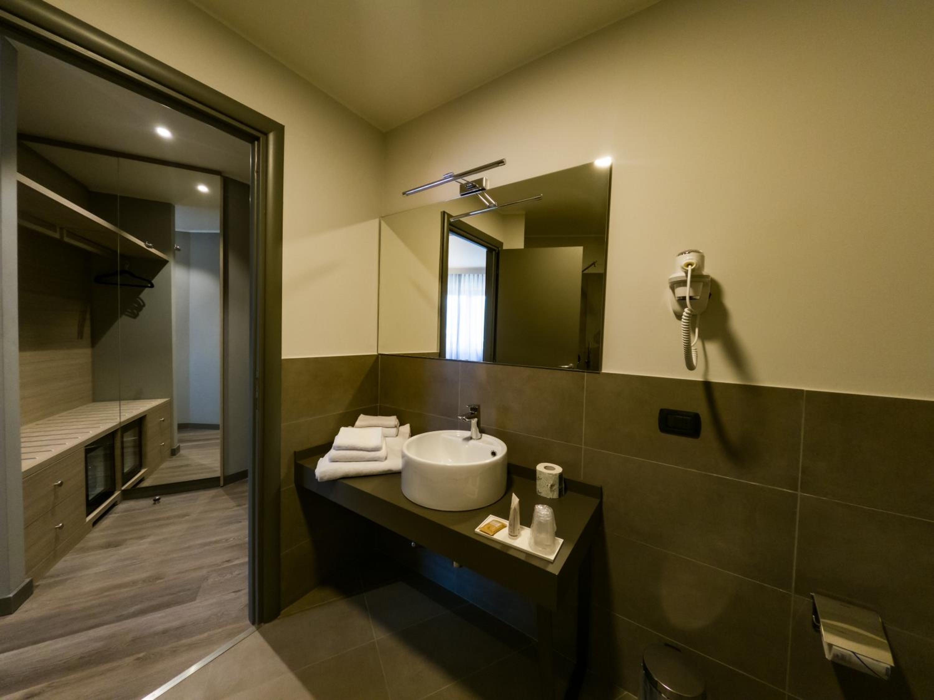Superior Queen Room - Photo 6