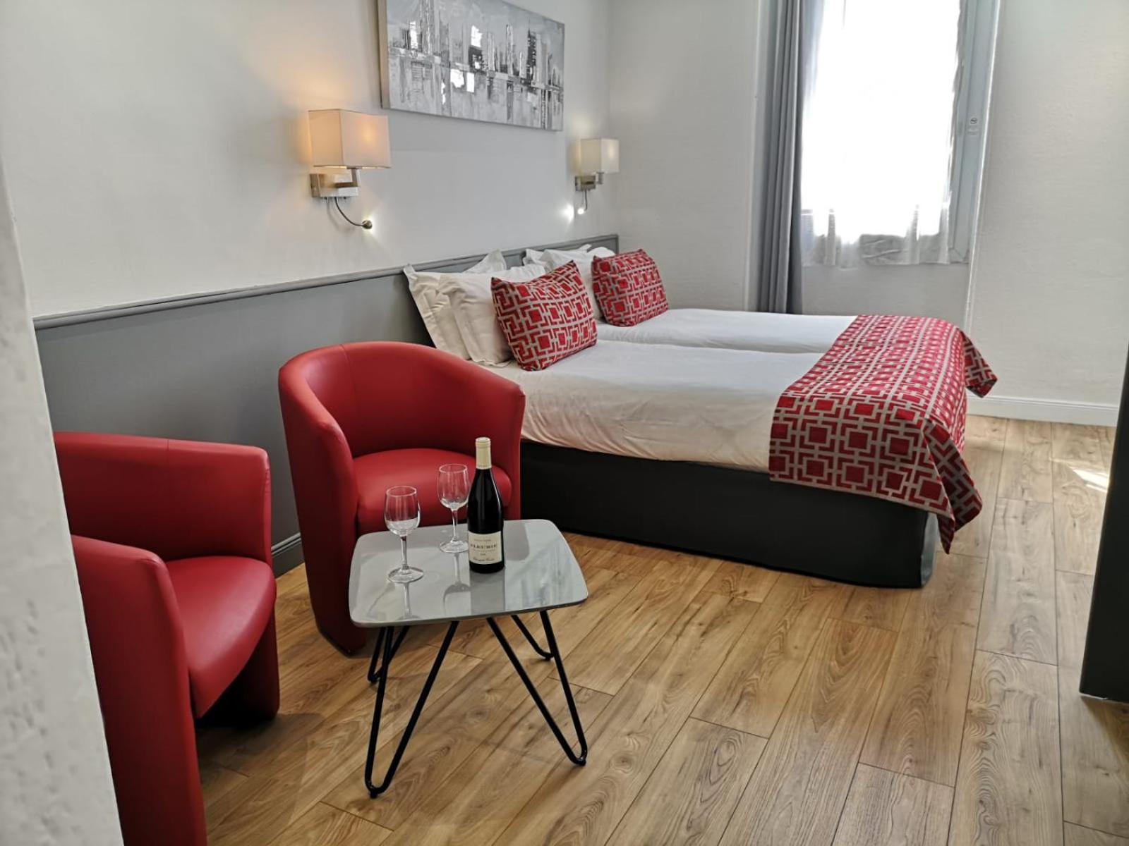 Superior Double or Twin Room, stairs only - Photo 7