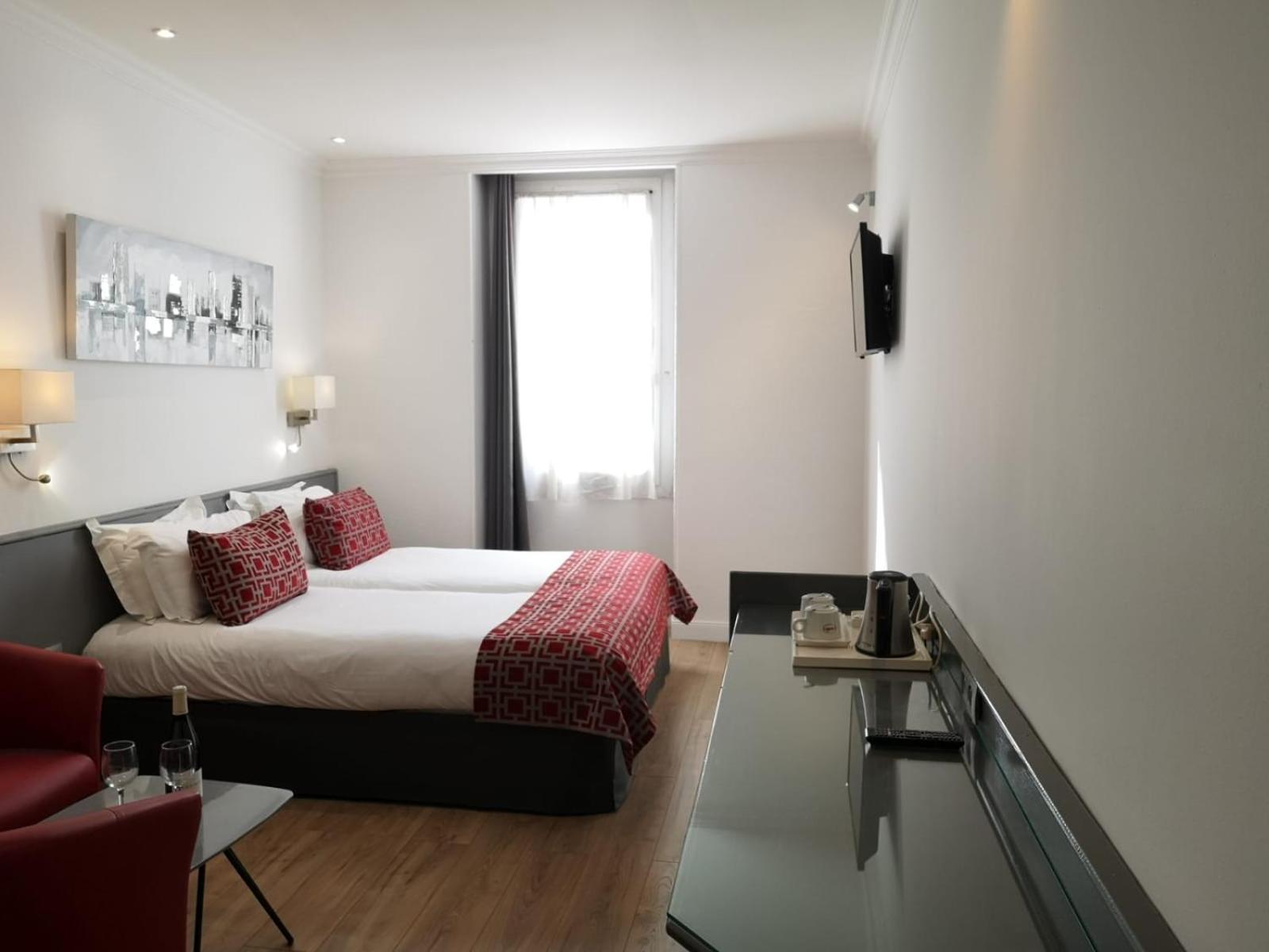 Superior Double or Twin Room, stairs only - Photo 8