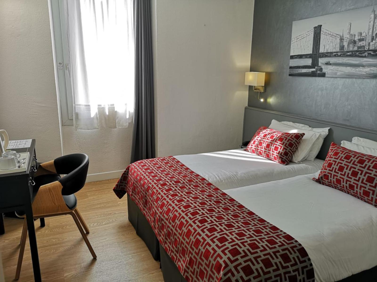 Double or Twin Room - Photo 3
