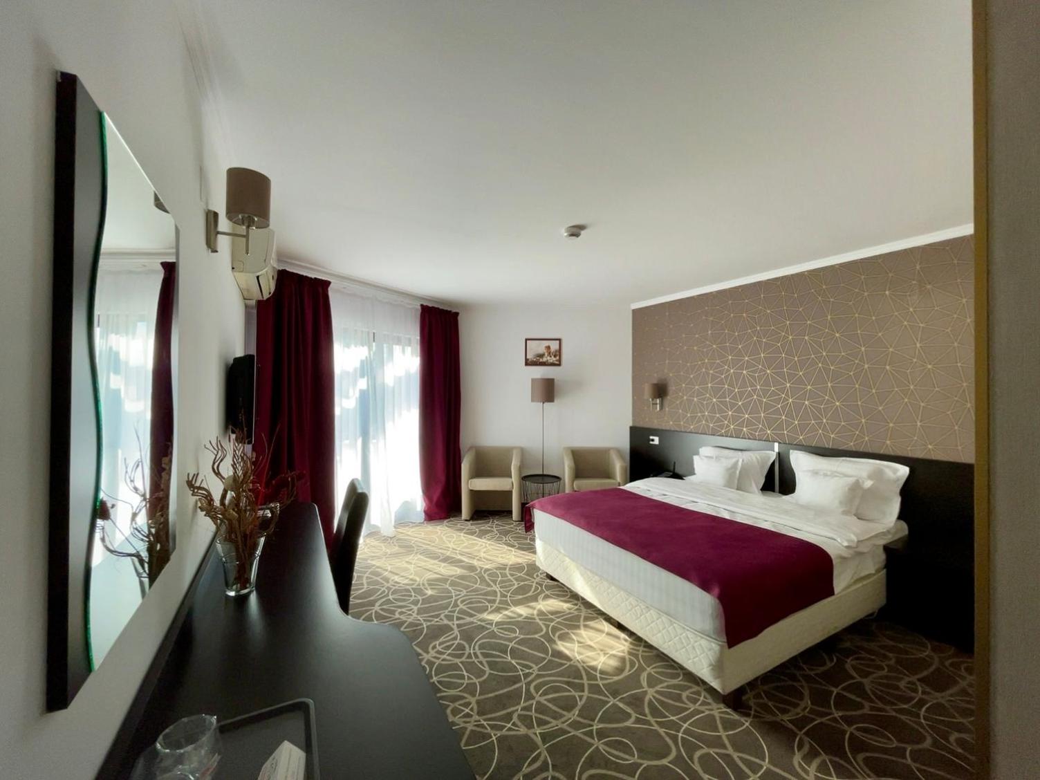 Double Room with Balcony - Photo 1