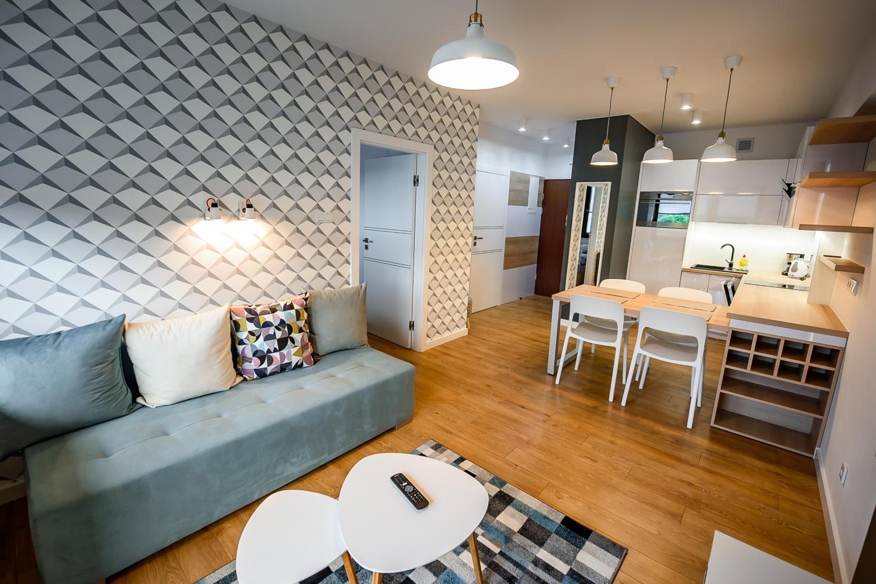 One-Bedroom Apartment with Paid Garage photo 1
