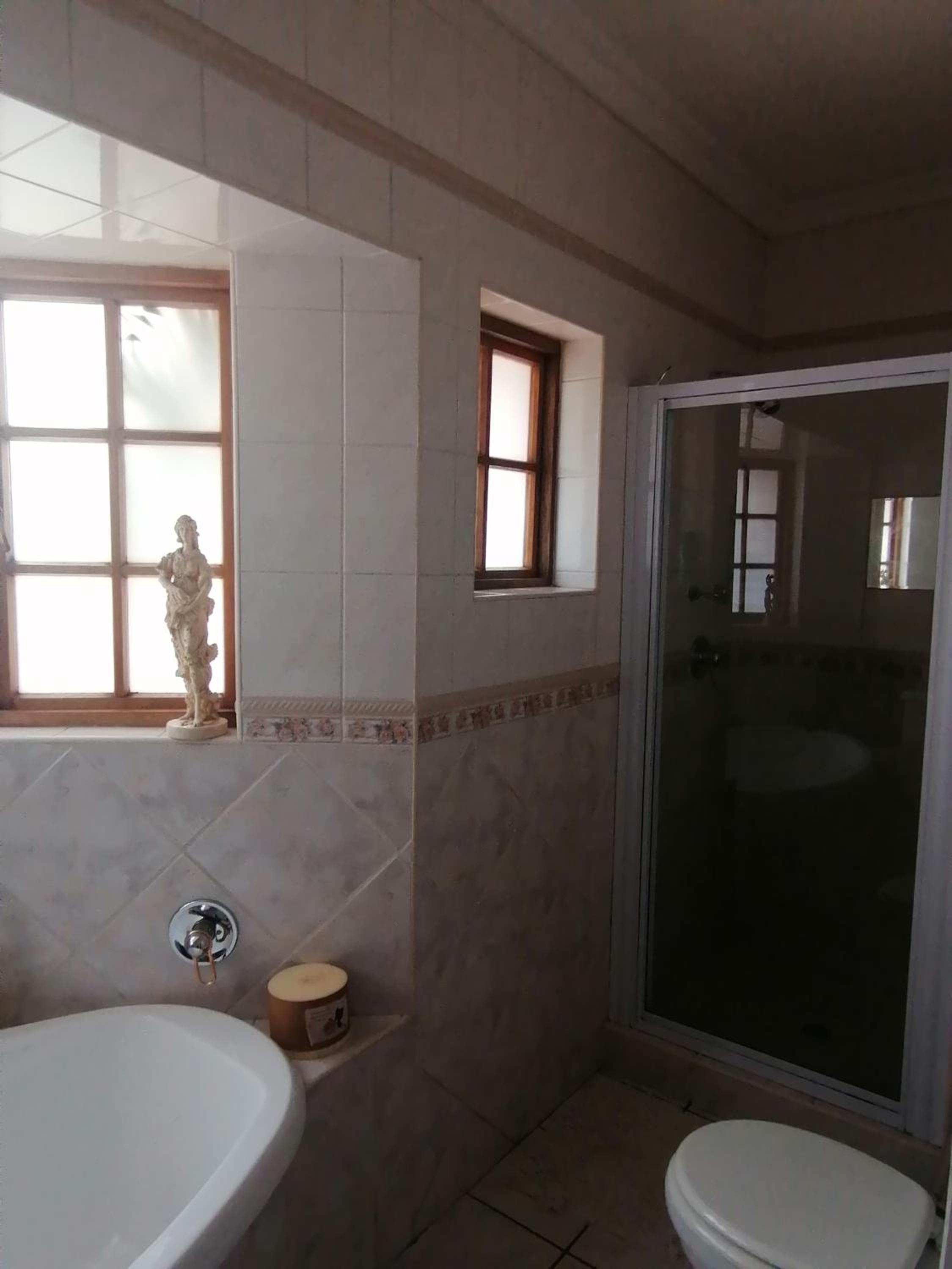 Comfort Queen Room photo 2