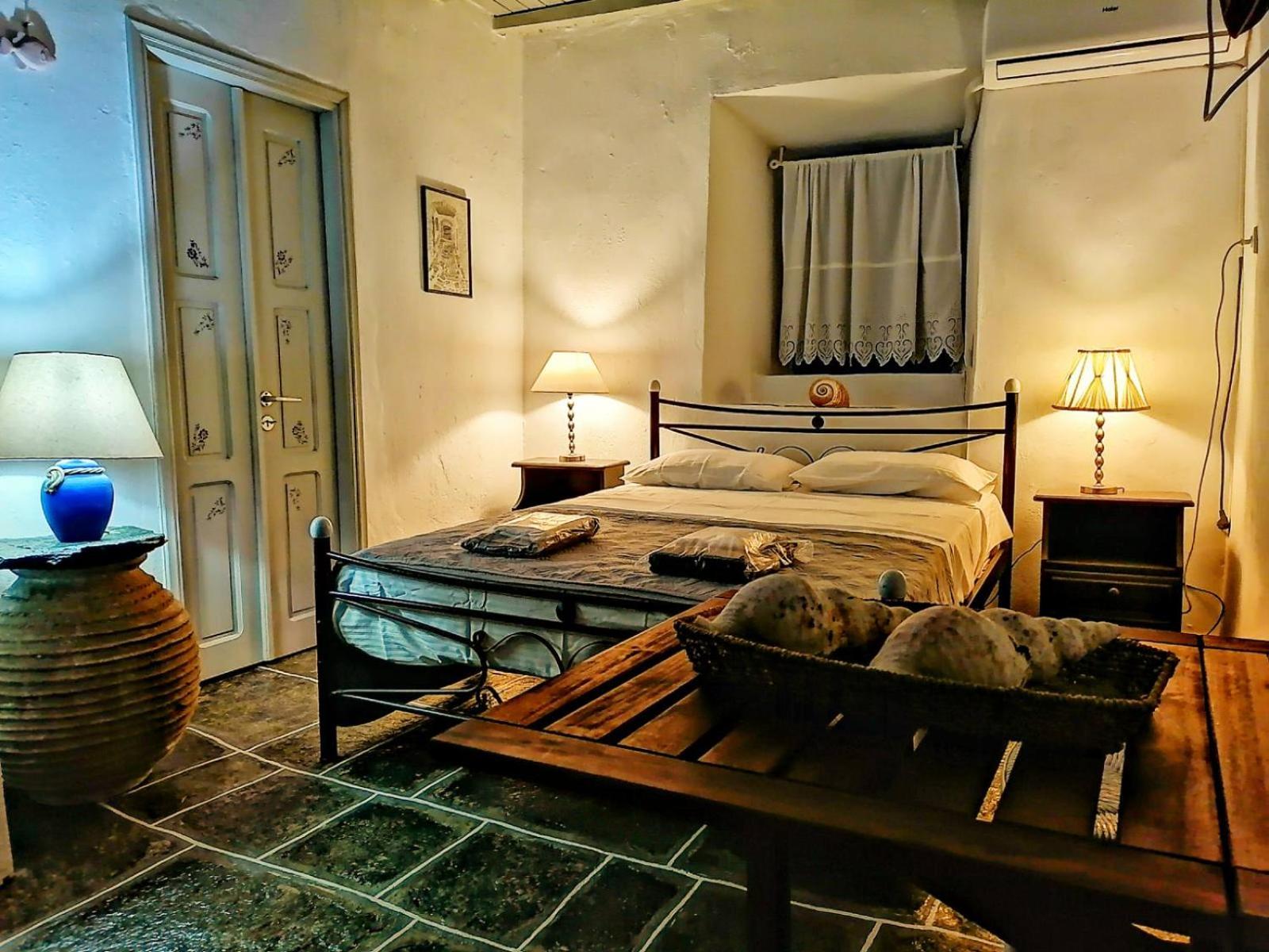 One-Bedroom House photo 1
