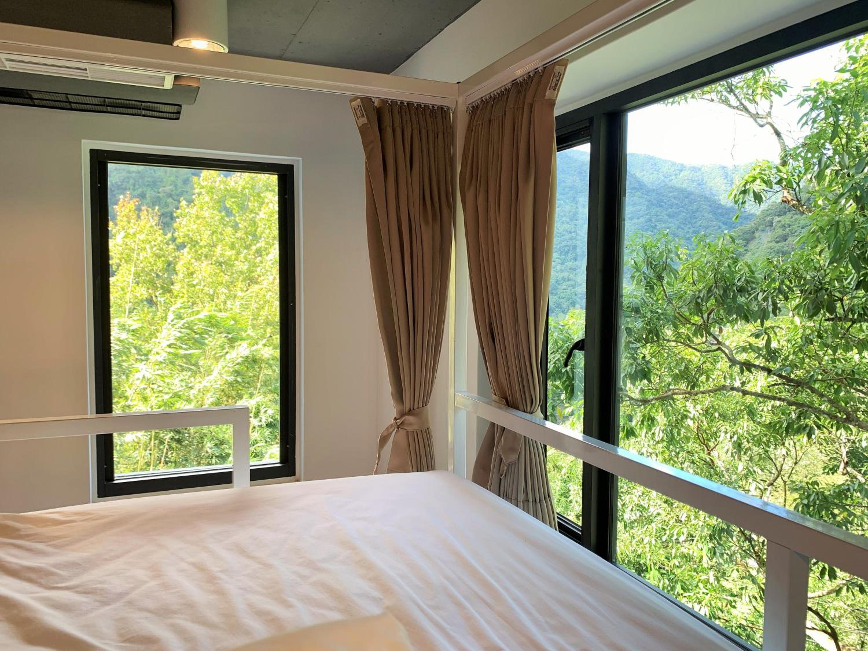 Quadruple Room with Balcony photo 2