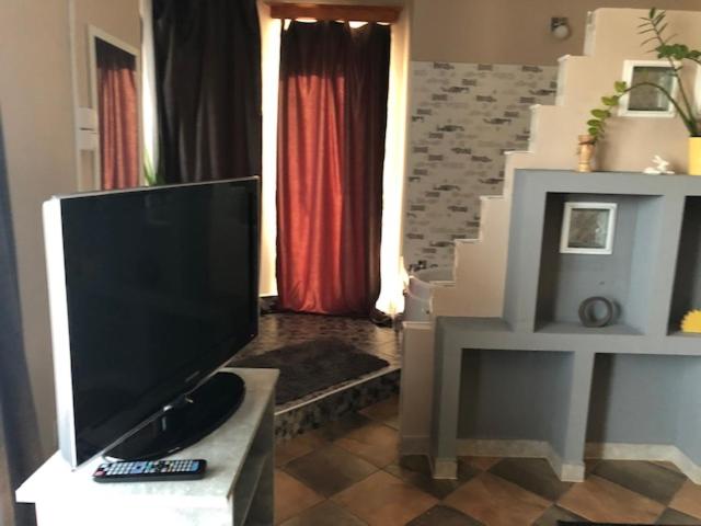 Suite with Hot Tub photo 3