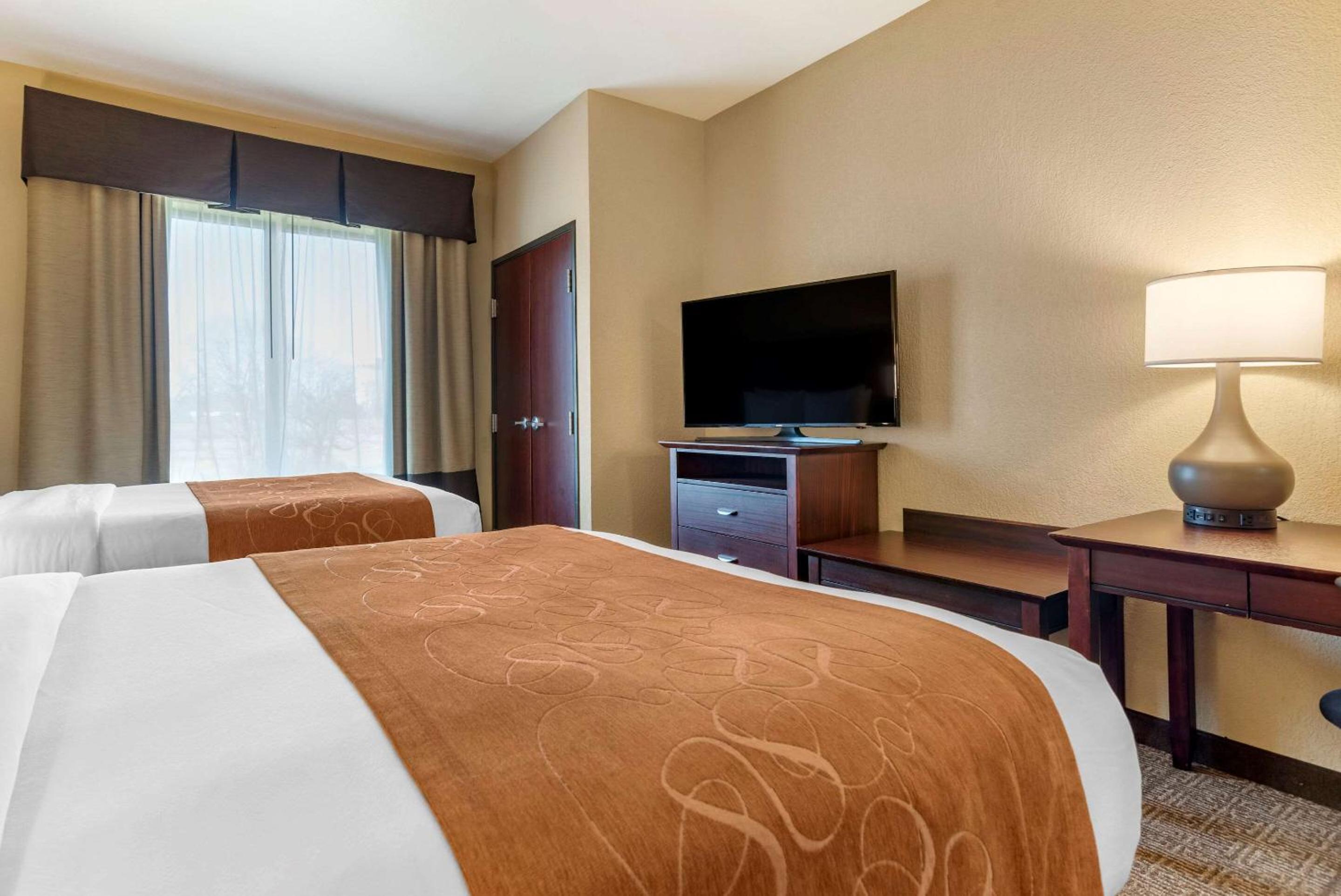 Double Room with Two Double Beds - Non-Smoking photo 2