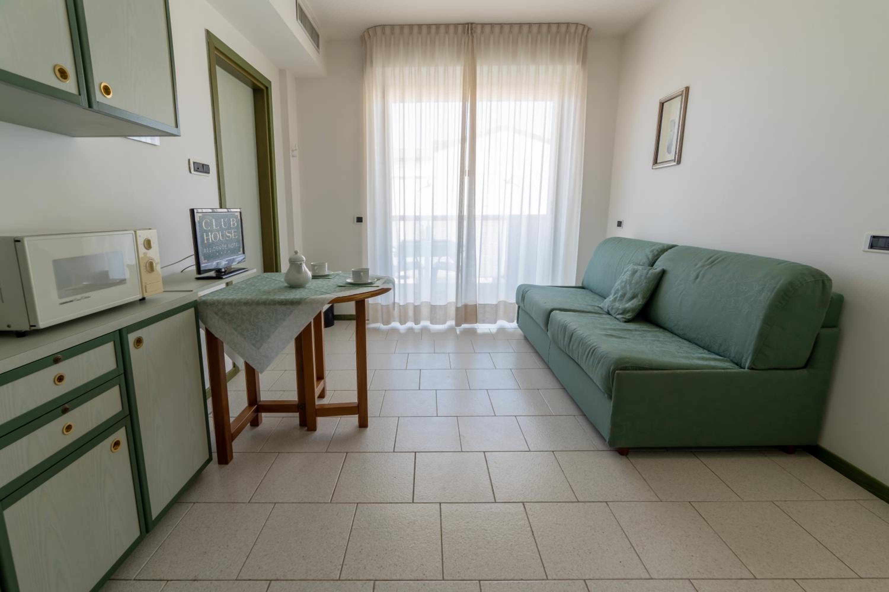 Studio Apartment photo 2