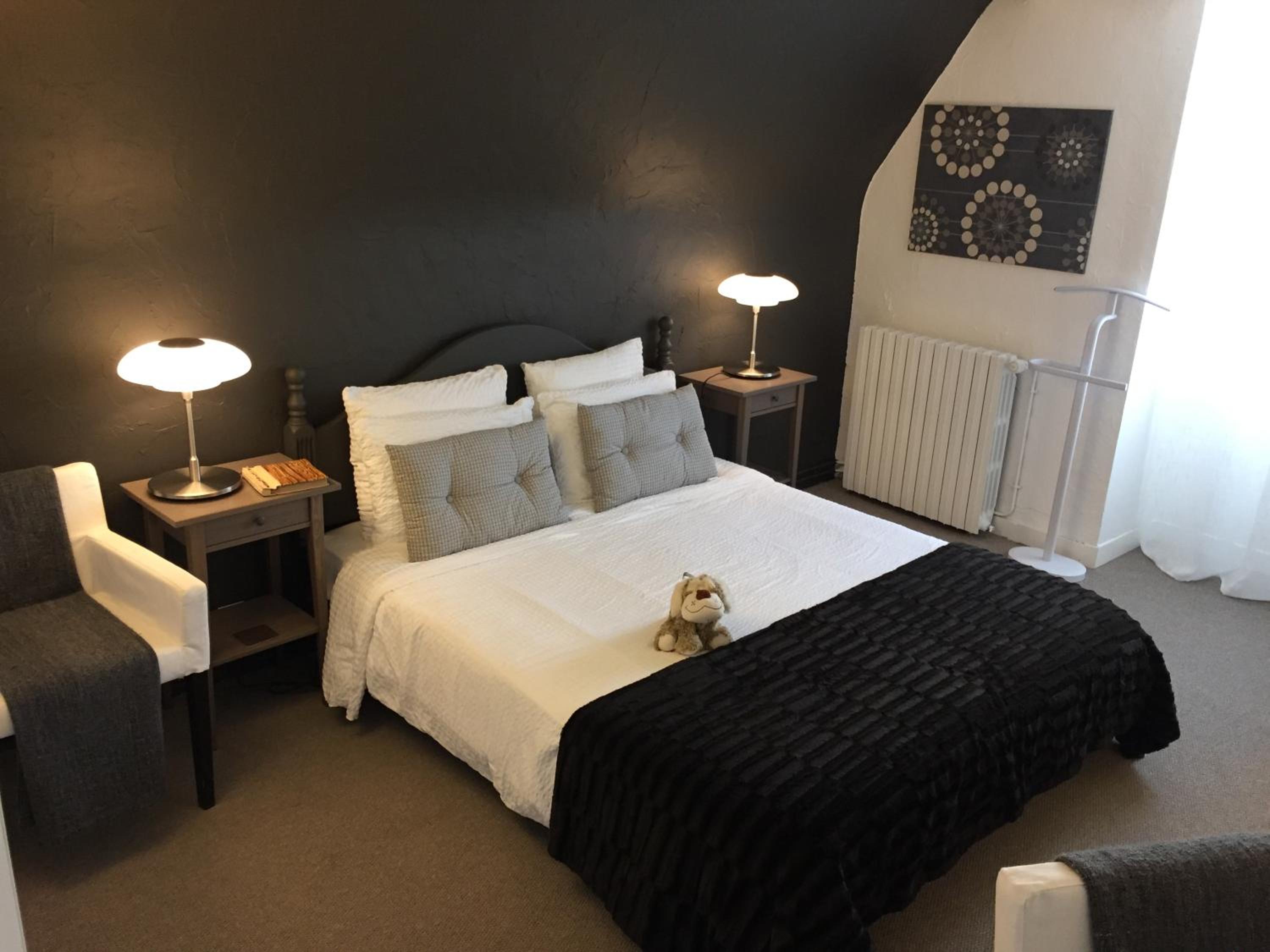 Large Double Room photo 3