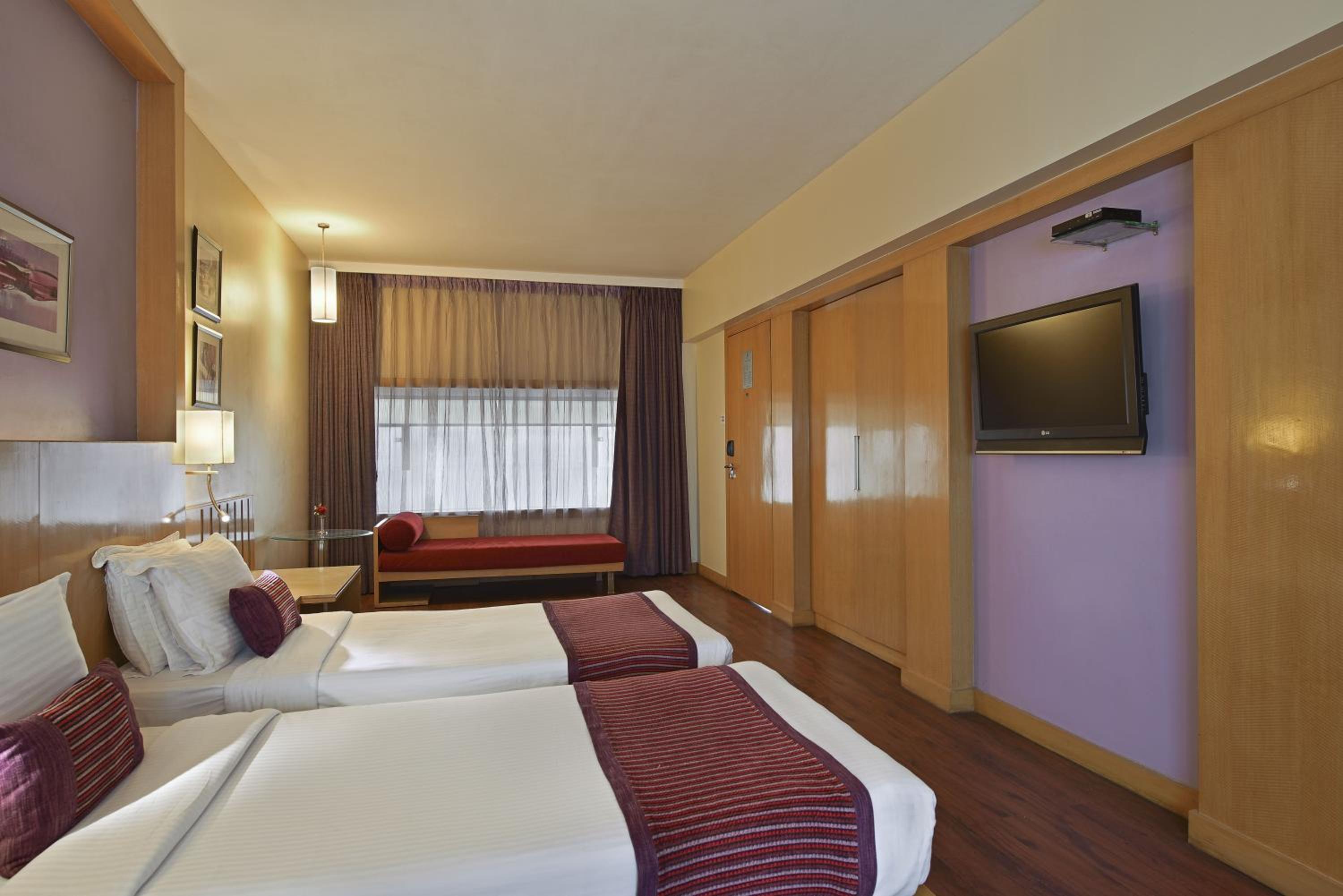 Executive Deluxe Room - Photo 11