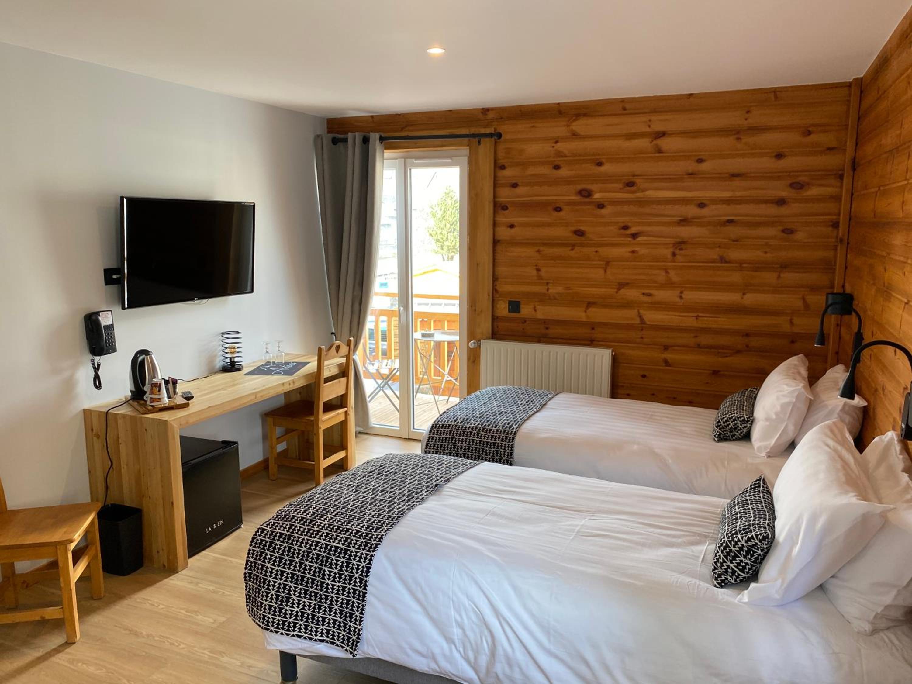 Superior Double or Twin Room - Photo 6
